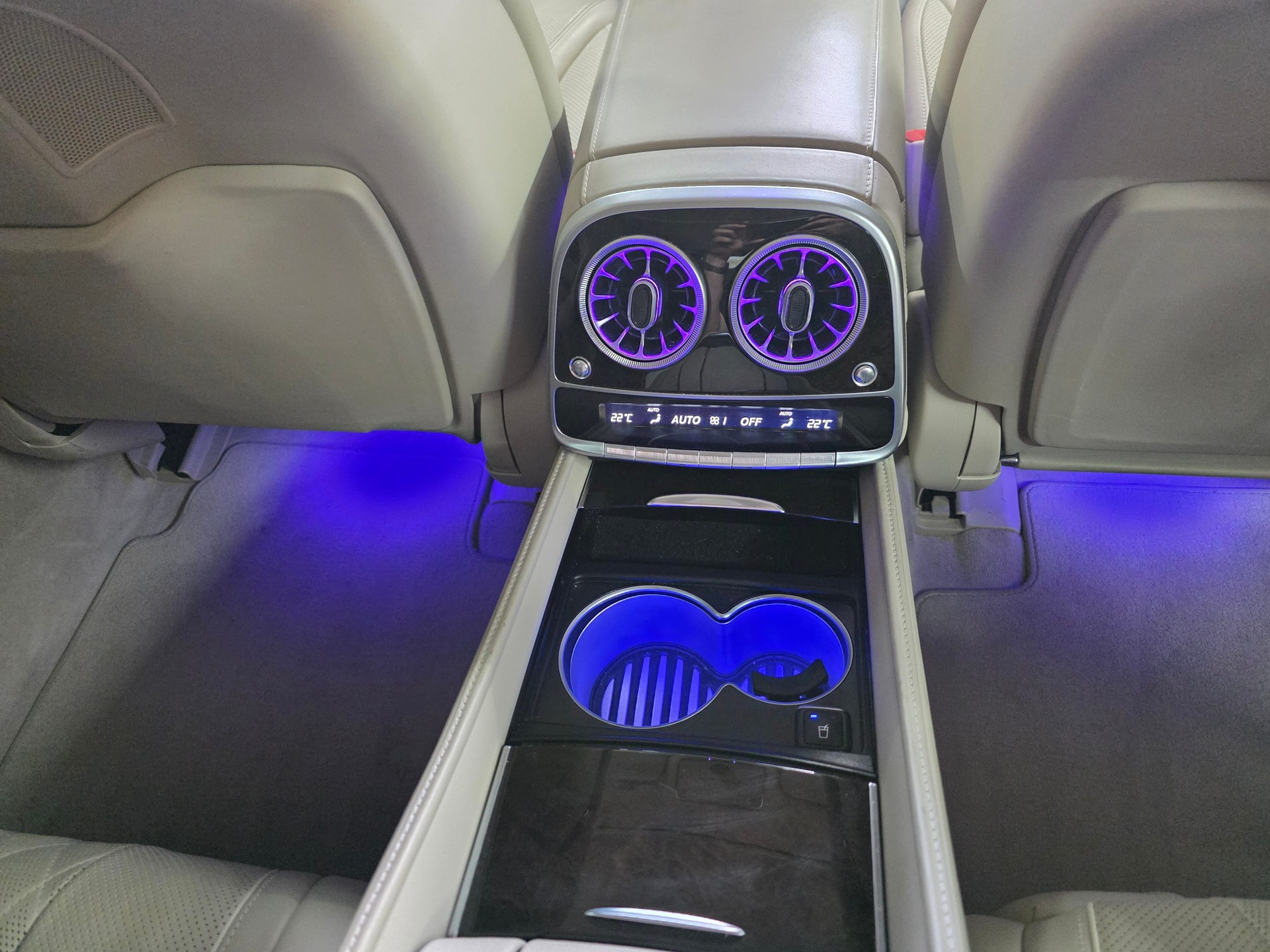 MERCEDES-BENZ S 500 4Matic 7G-Tronic Maybach-image-19