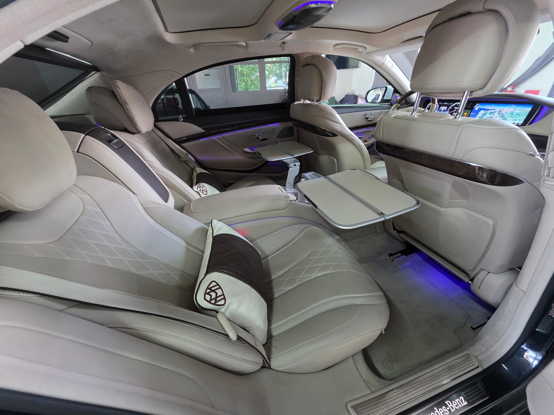 MERCEDES-BENZ S 500 4Matic 7G-Tronic Maybach-image-21