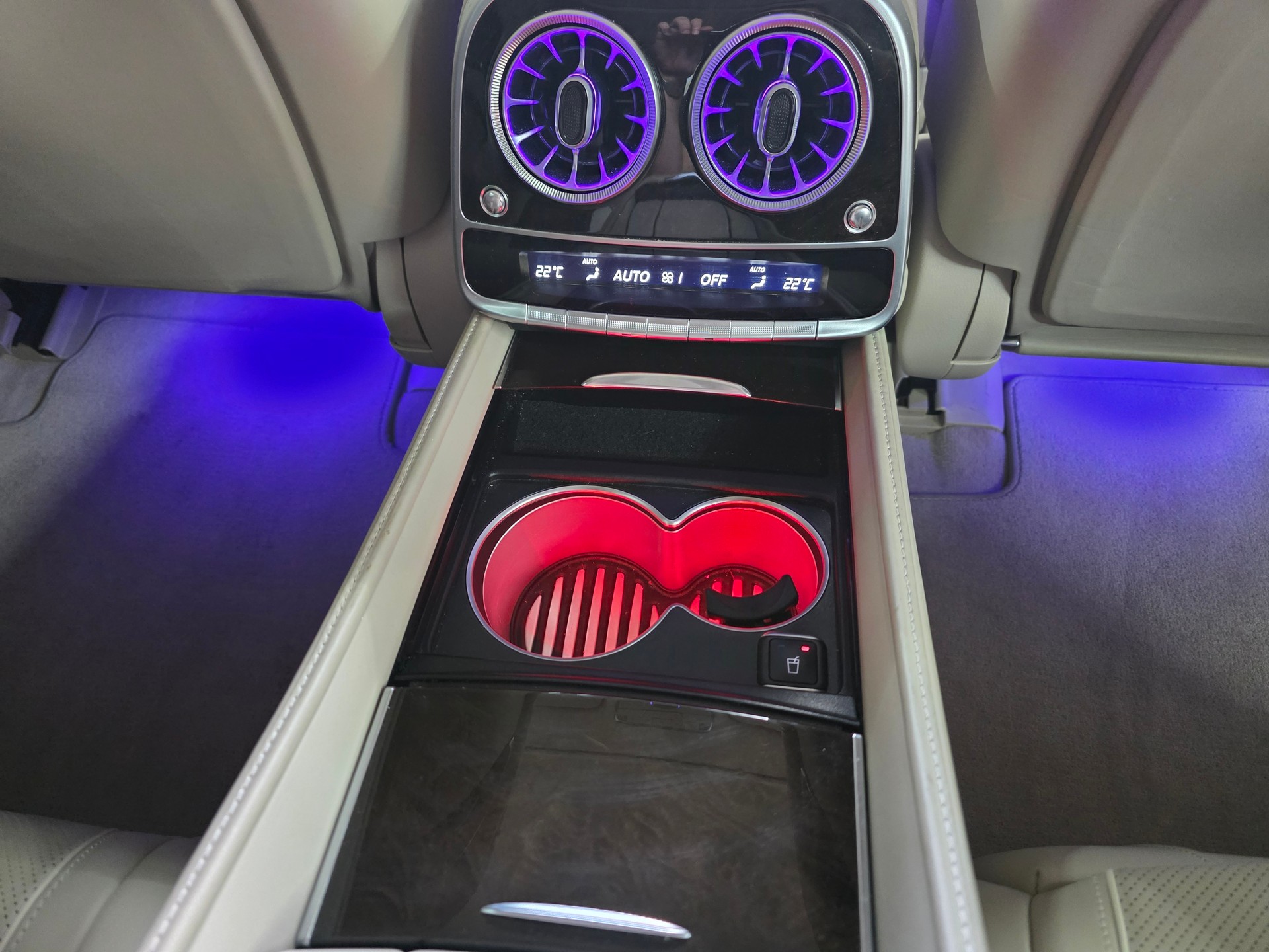 MERCEDES-BENZ S 500 4Matic 7G-Tronic Maybach-image-18