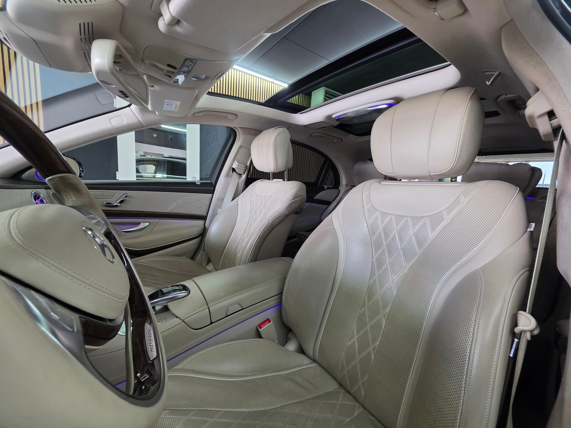 MERCEDES-BENZ S 500 4Matic 7G-Tronic Maybach-image-9