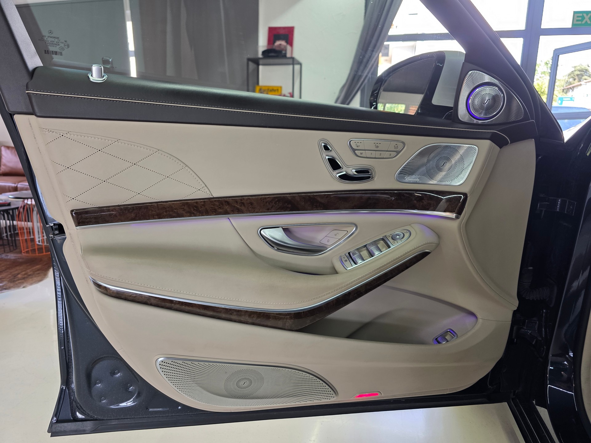 MERCEDES-BENZ S 500 4Matic 7G-Tronic Maybach-image-15