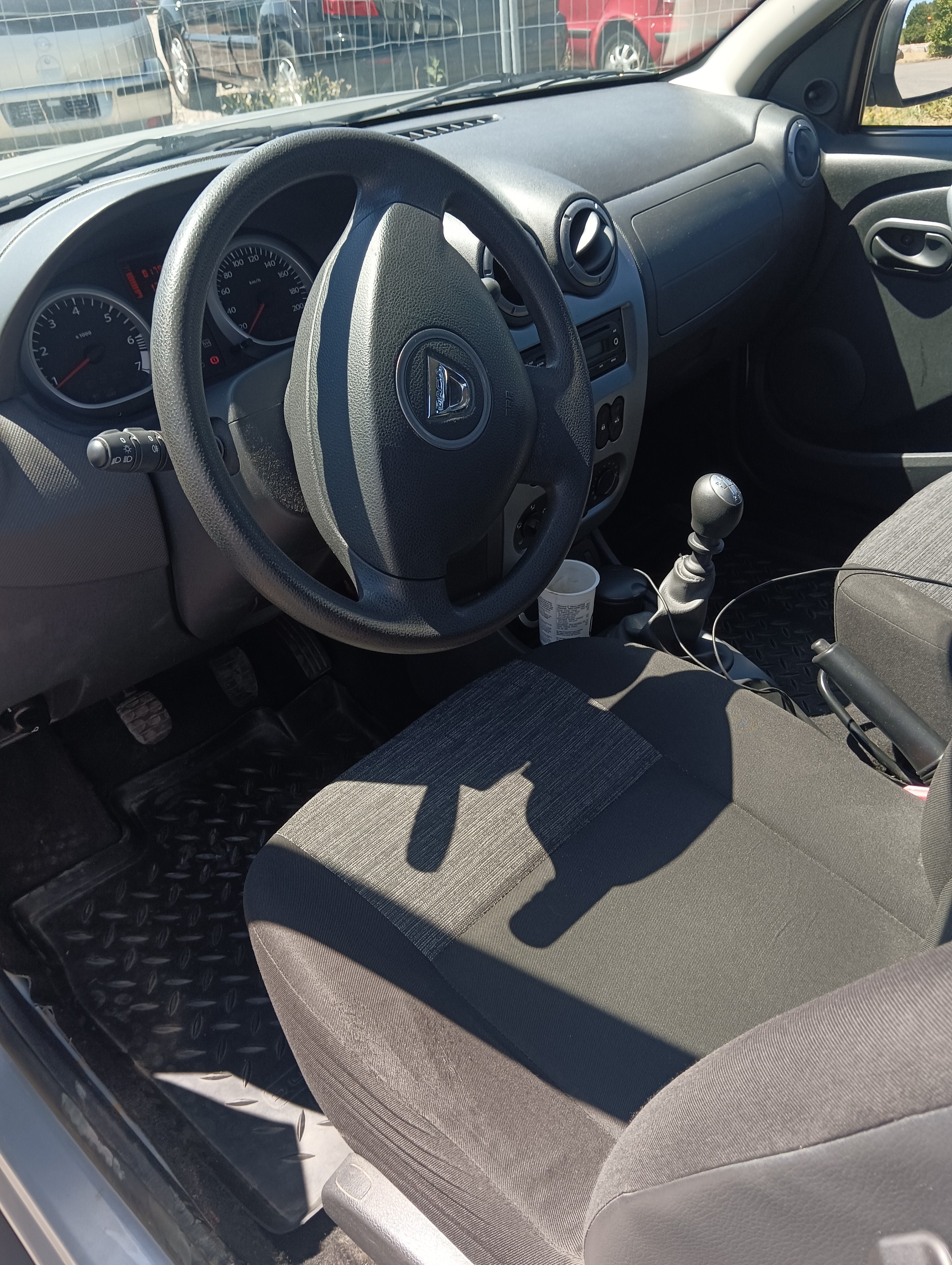 DACIA Duster 1.6 Lauréate 4x4-image-5