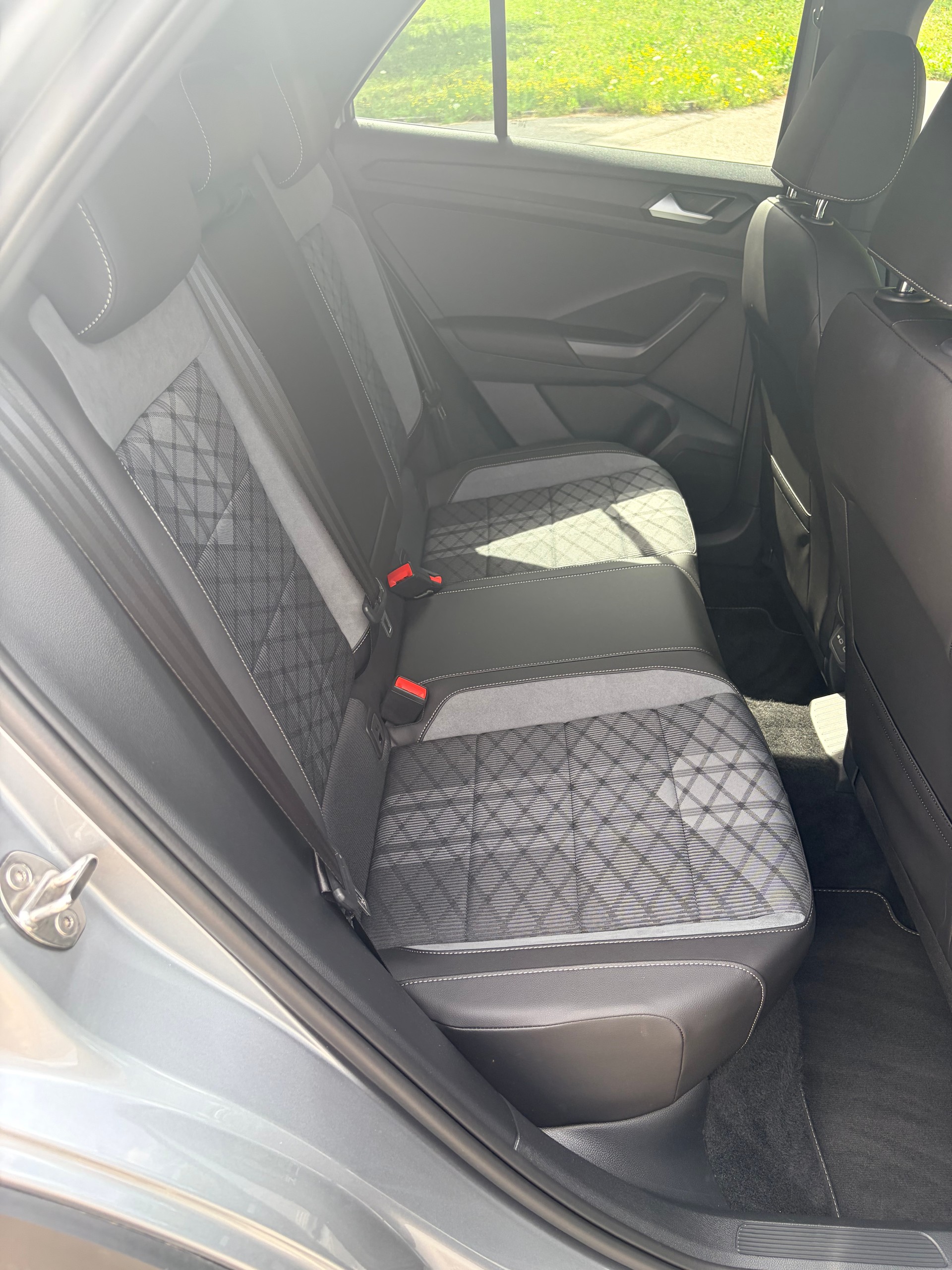 VW T-Roc 2.0 TSI R-Line DSG 4motion-image-12