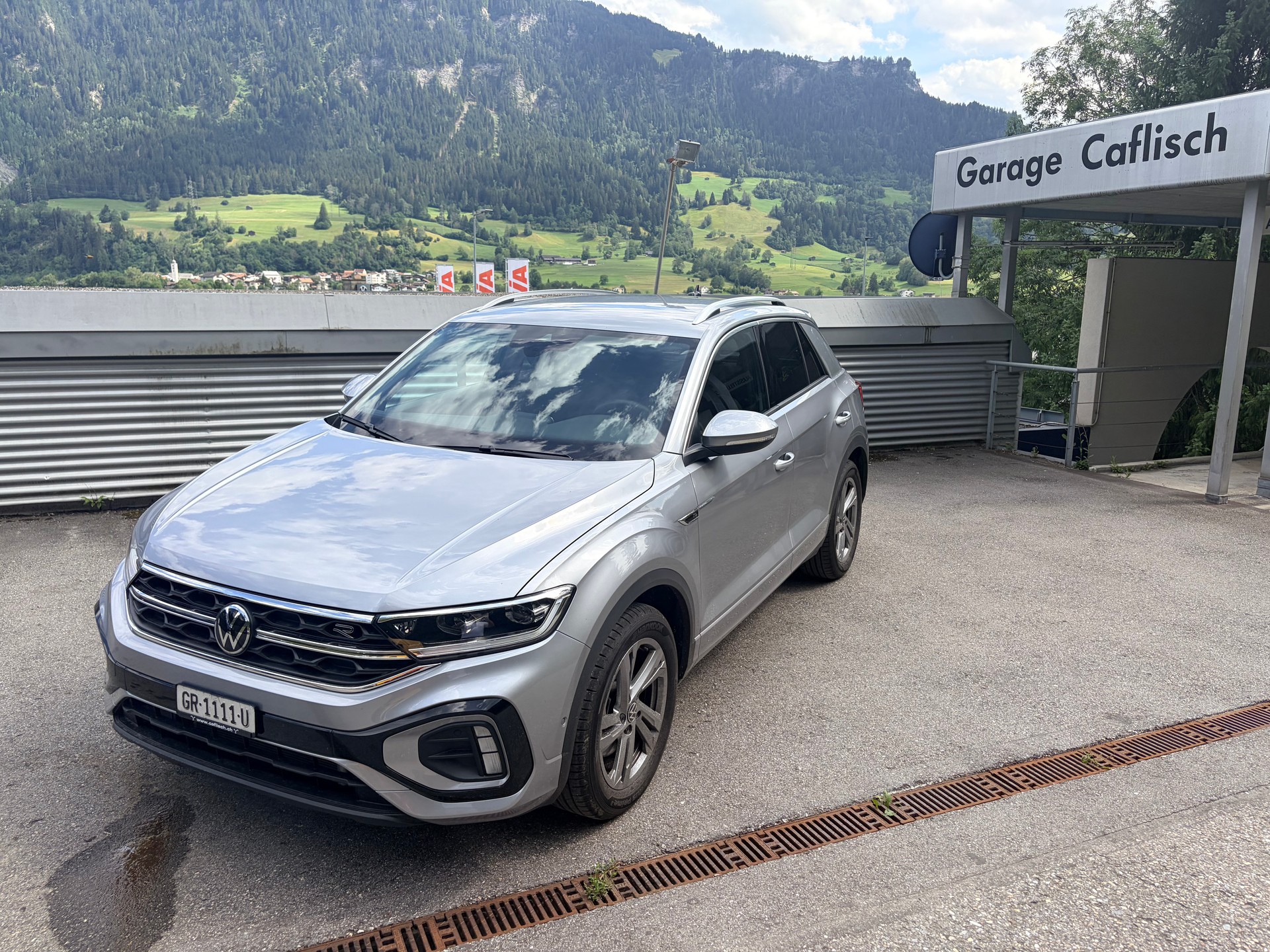 VW T-Roc 2.0 TSI R-Line DSG 4motion-image-2
