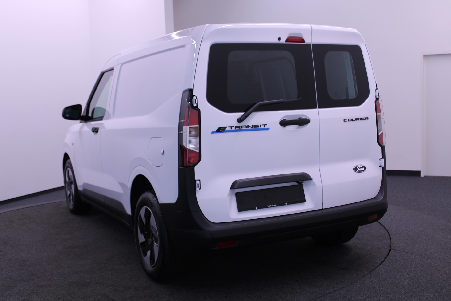 FORD E-Transit Courier Van Trend-showroom-element-2