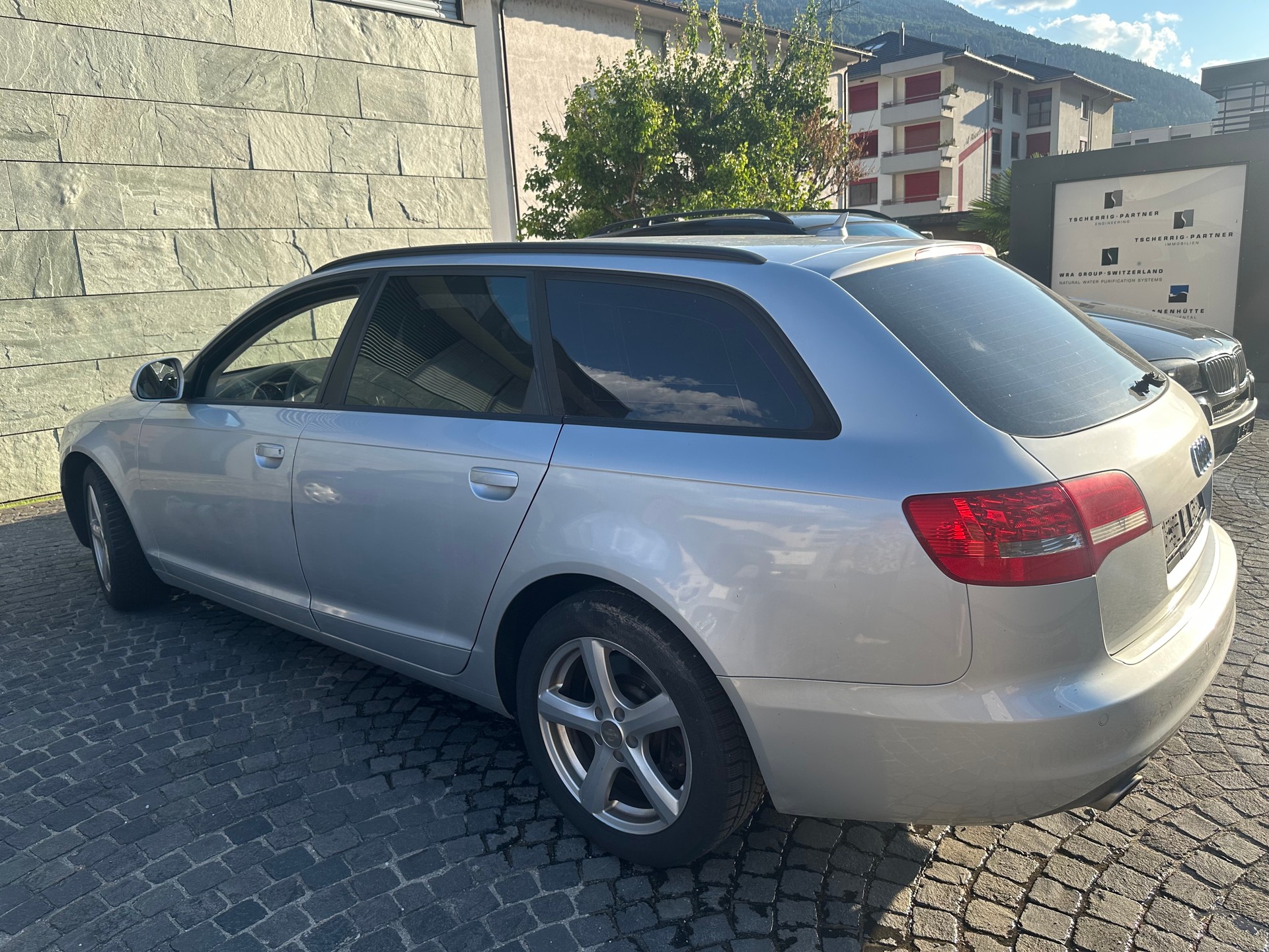 AUDI A6 Avant 4.2 V8 FSI quattro tiptronic-image-6