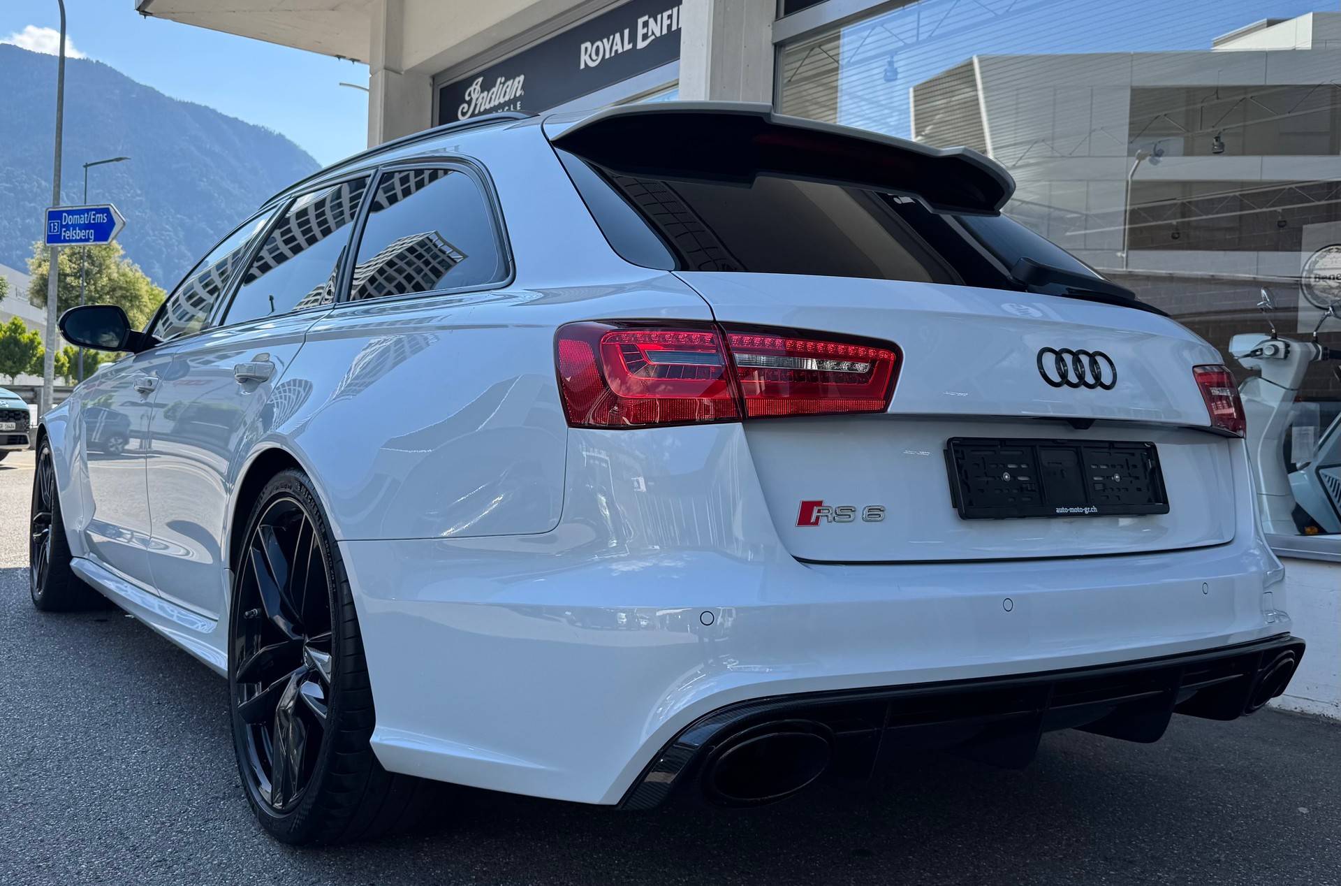 AUDI RS6 Avant 4.0 TFSI V8 quattro Tiptronic-image-3
