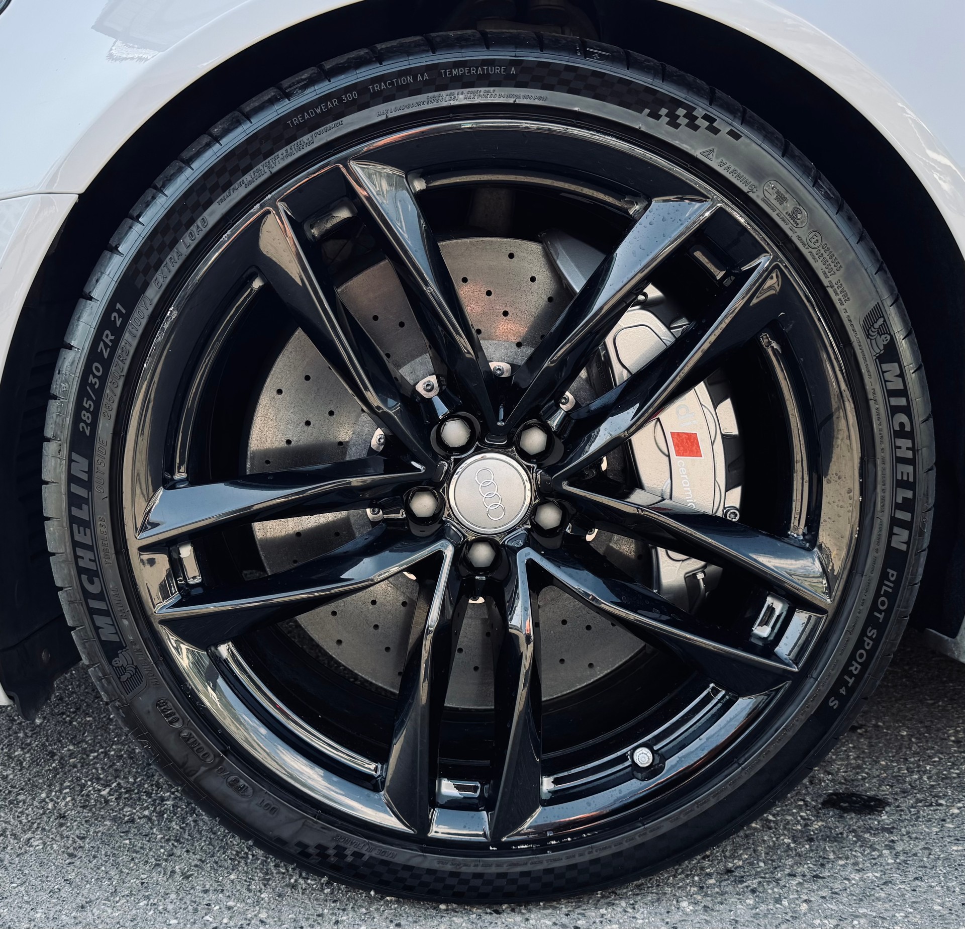 AUDI RS6 Avant 4.0 TFSI V8 quattro Tiptronic-image-22