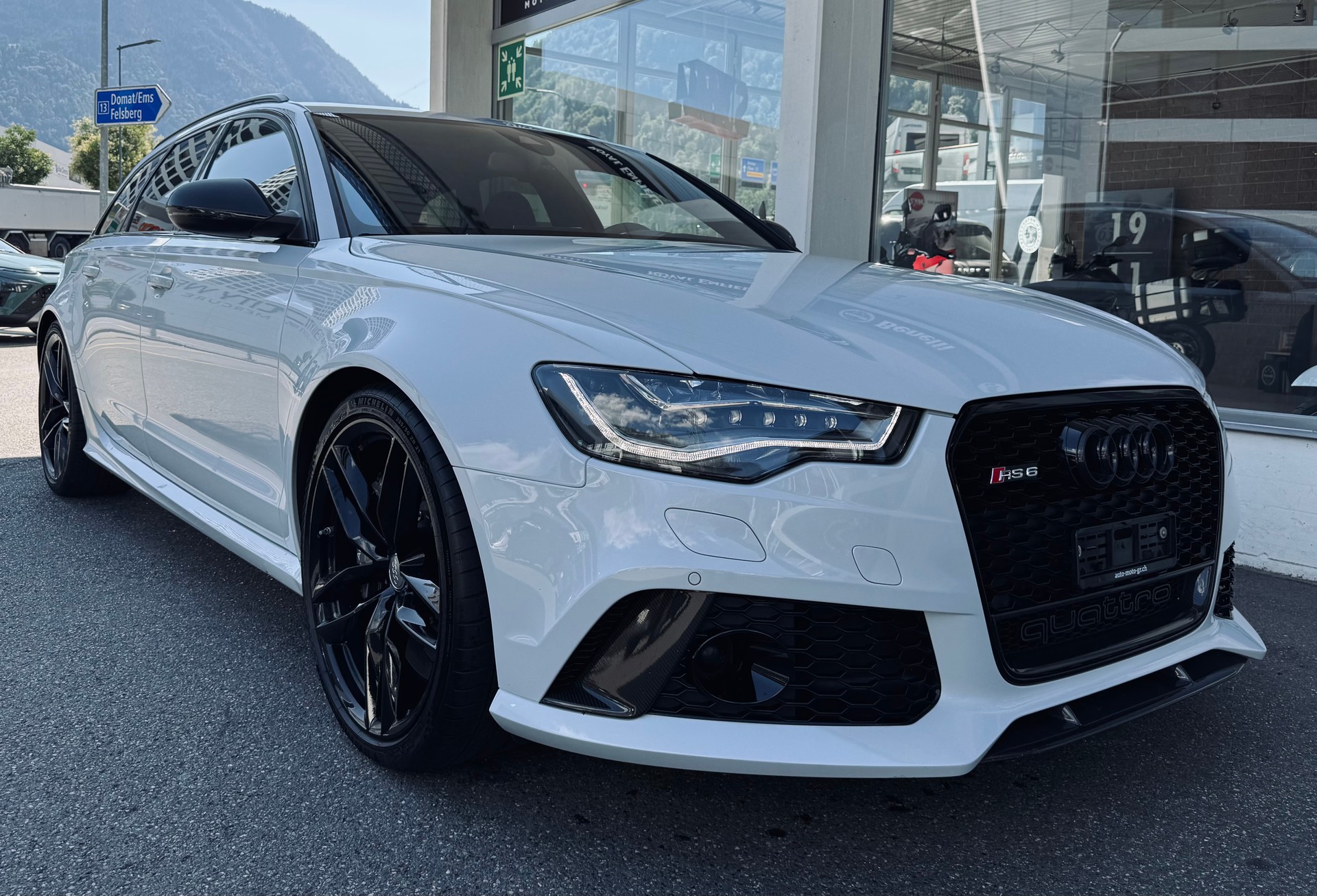 AUDI RS6 Avant 4.0 TFSI V8 quattro Tiptronic-image-0