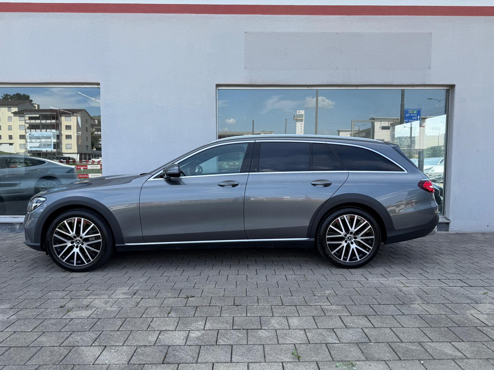 MERCEDES-BENZ E 220 d All-Terrain 4Matic Exclusive 9G-Tronic *Luftfahrwerk*-image-1
