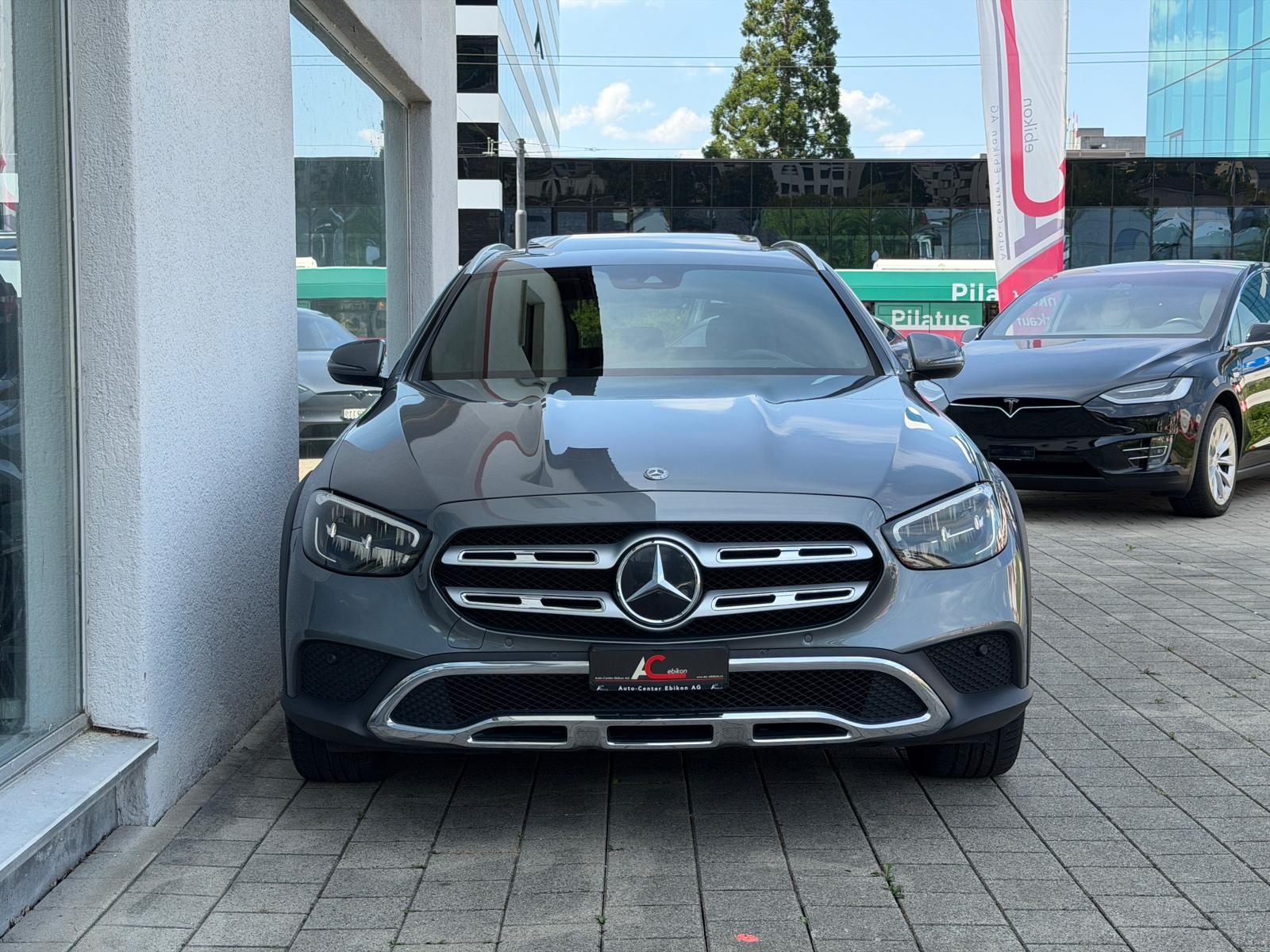 MERCEDES-BENZ E 220 d All-Terrain 4Matic Exclusive 9G-Tronic *Luftfahrwerk*-image-3
