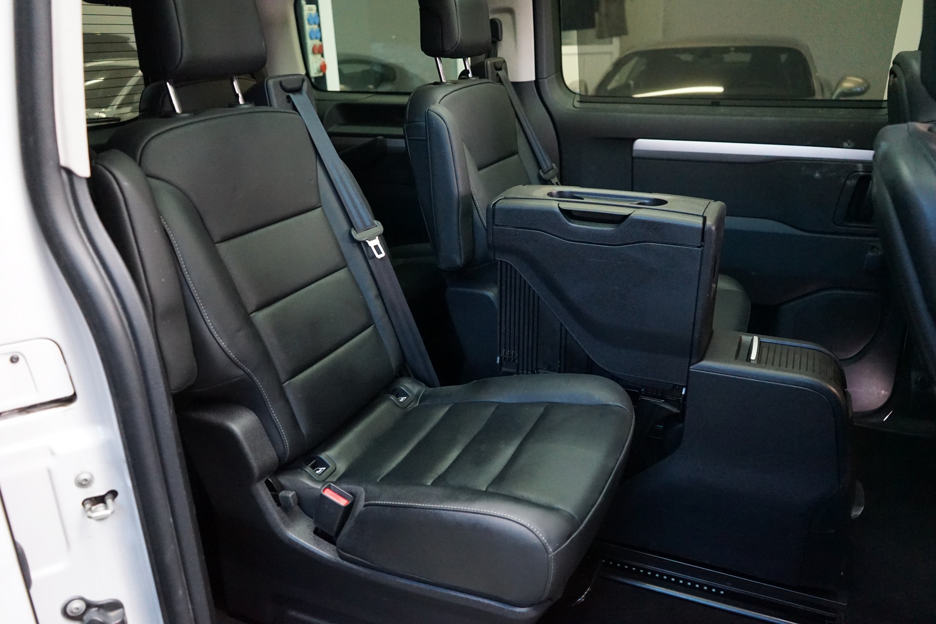 CITROEN Spacetourer EO 2.0 BlueHDi Business Lounge M EAT8-image-16