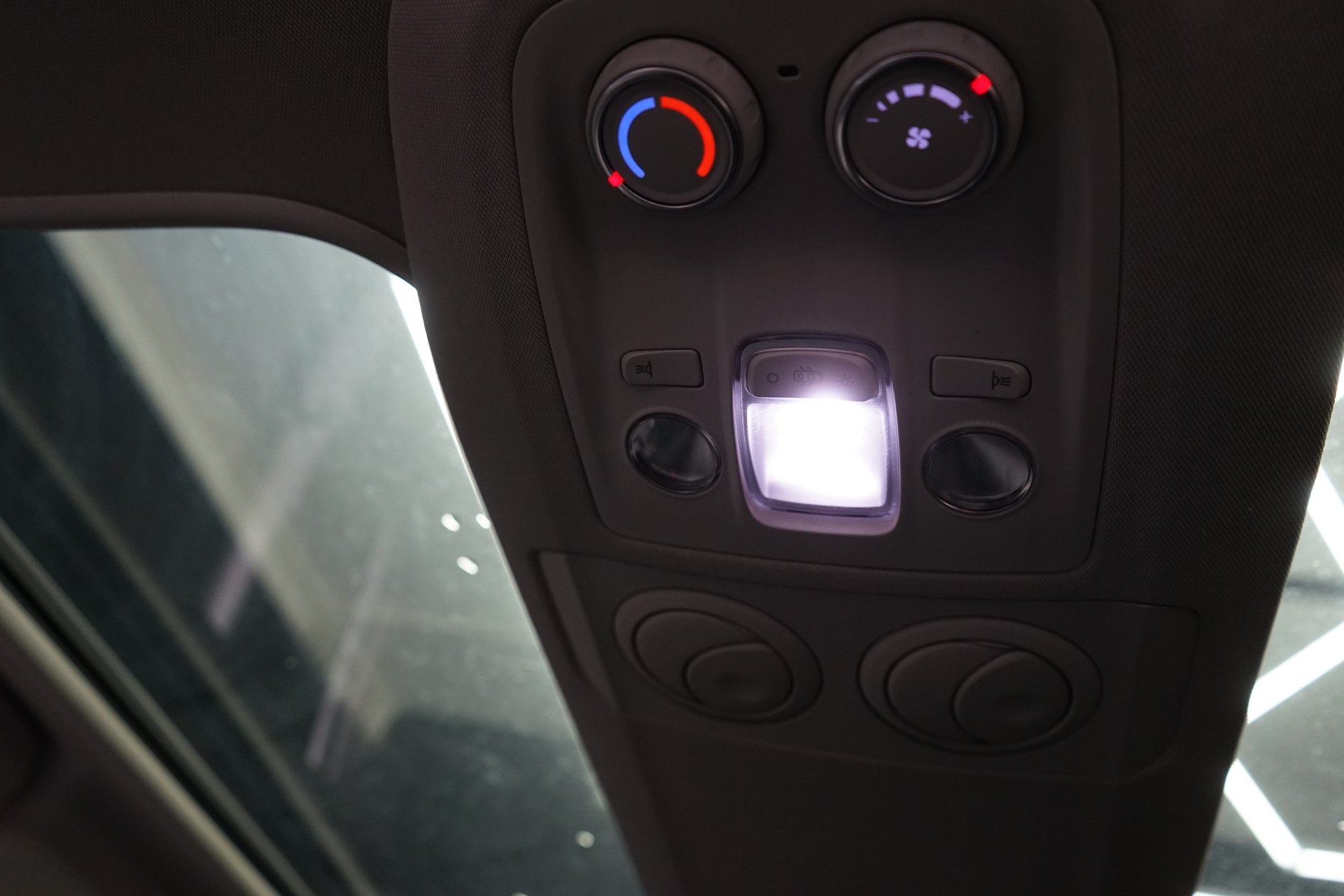 CITROEN Spacetourer EO 2.0 BlueHDi Business Lounge M EAT8-image-22