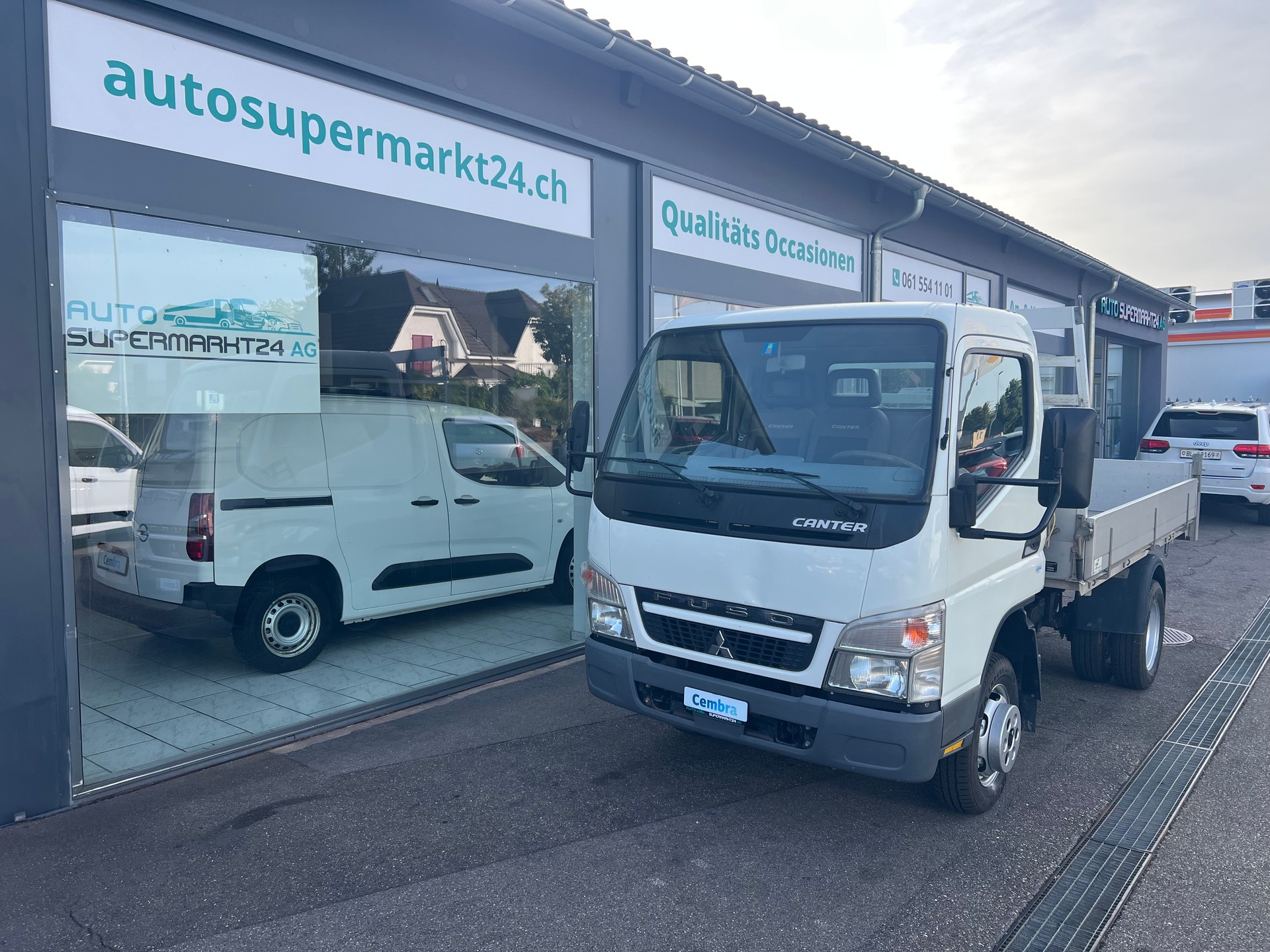 MITSUBISHI FUSO Canter 3S13-showroom-element-1