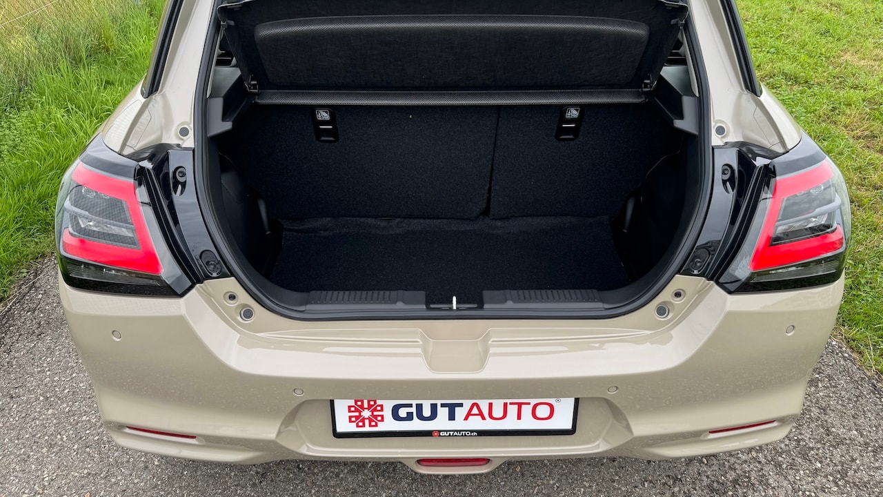 SUZUKI NEW SWIFT 1.2 COMPACT HYBRID 4X4-image-13
