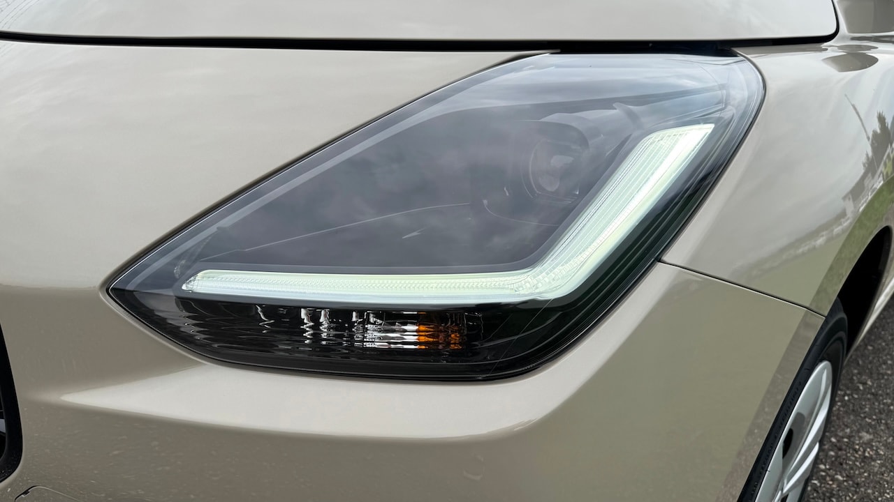 SUZUKI NEW SWIFT 1.2 COMPACT HYBRID 4X4-image-9