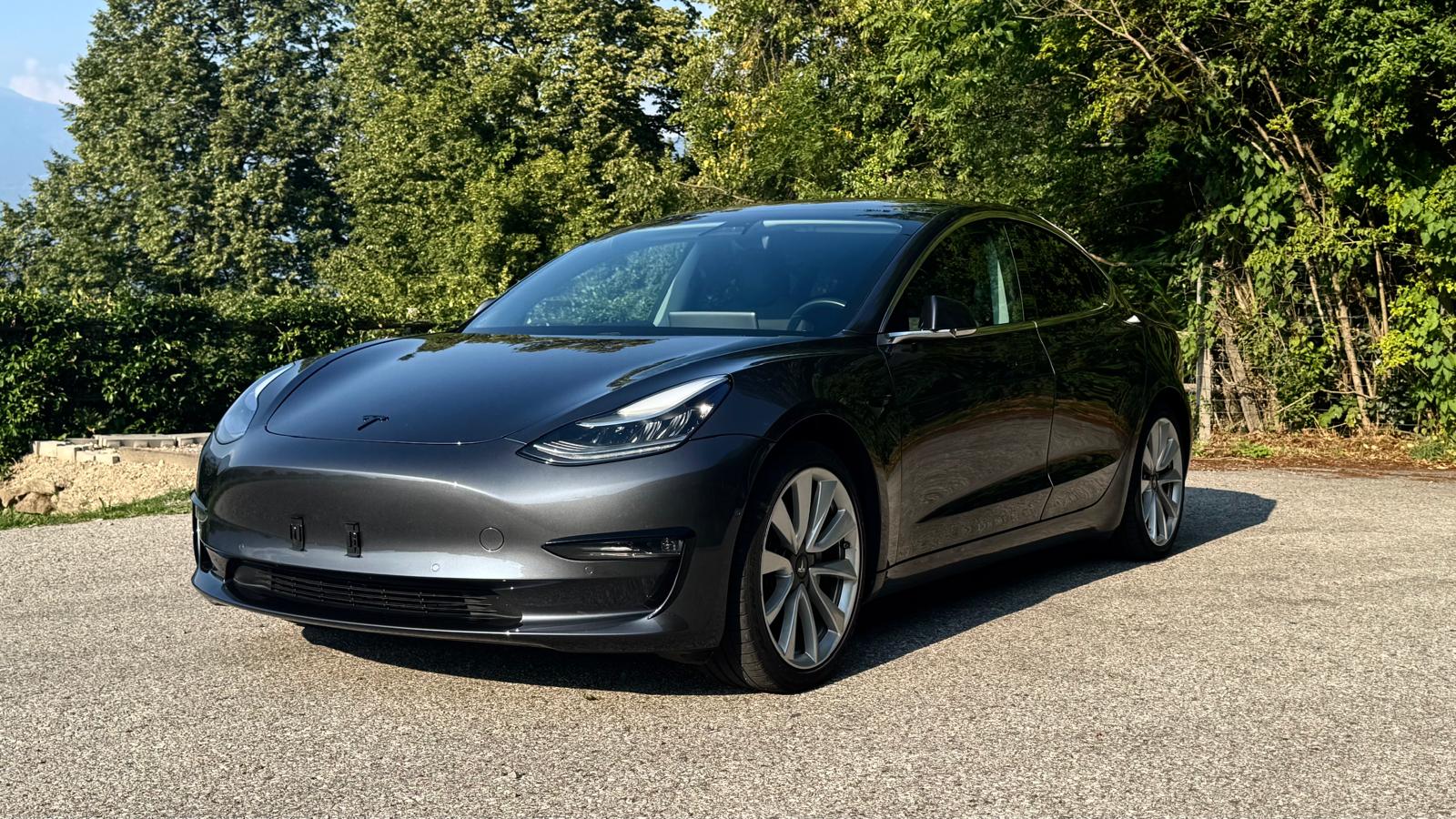 TESLA Long Range-image-0