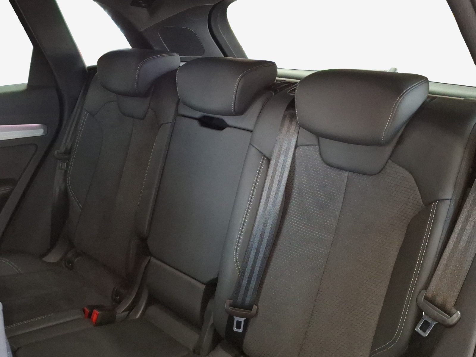 AUDI Q5 55 TFSI e PHEV S line quattro S-tronic-image-11