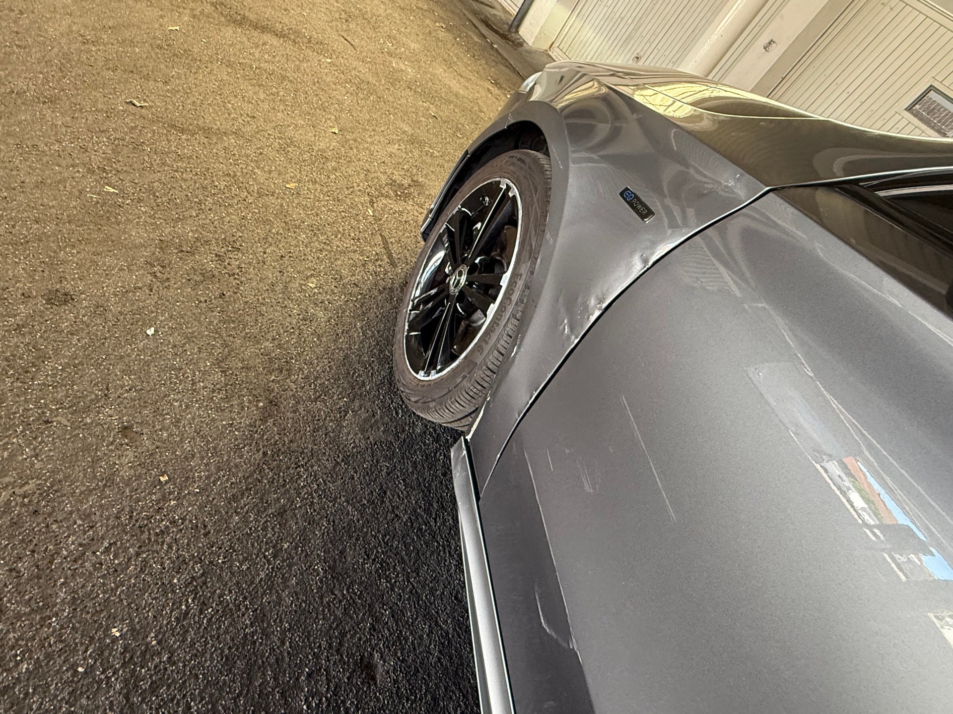 MERCEDES-BENZ A 250e AMG Line 8G-DCT-image-8