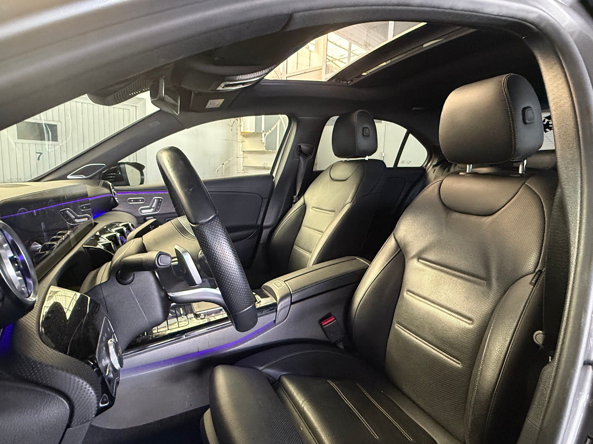 MERCEDES-BENZ A 250e AMG Line 8G-DCT-image-12