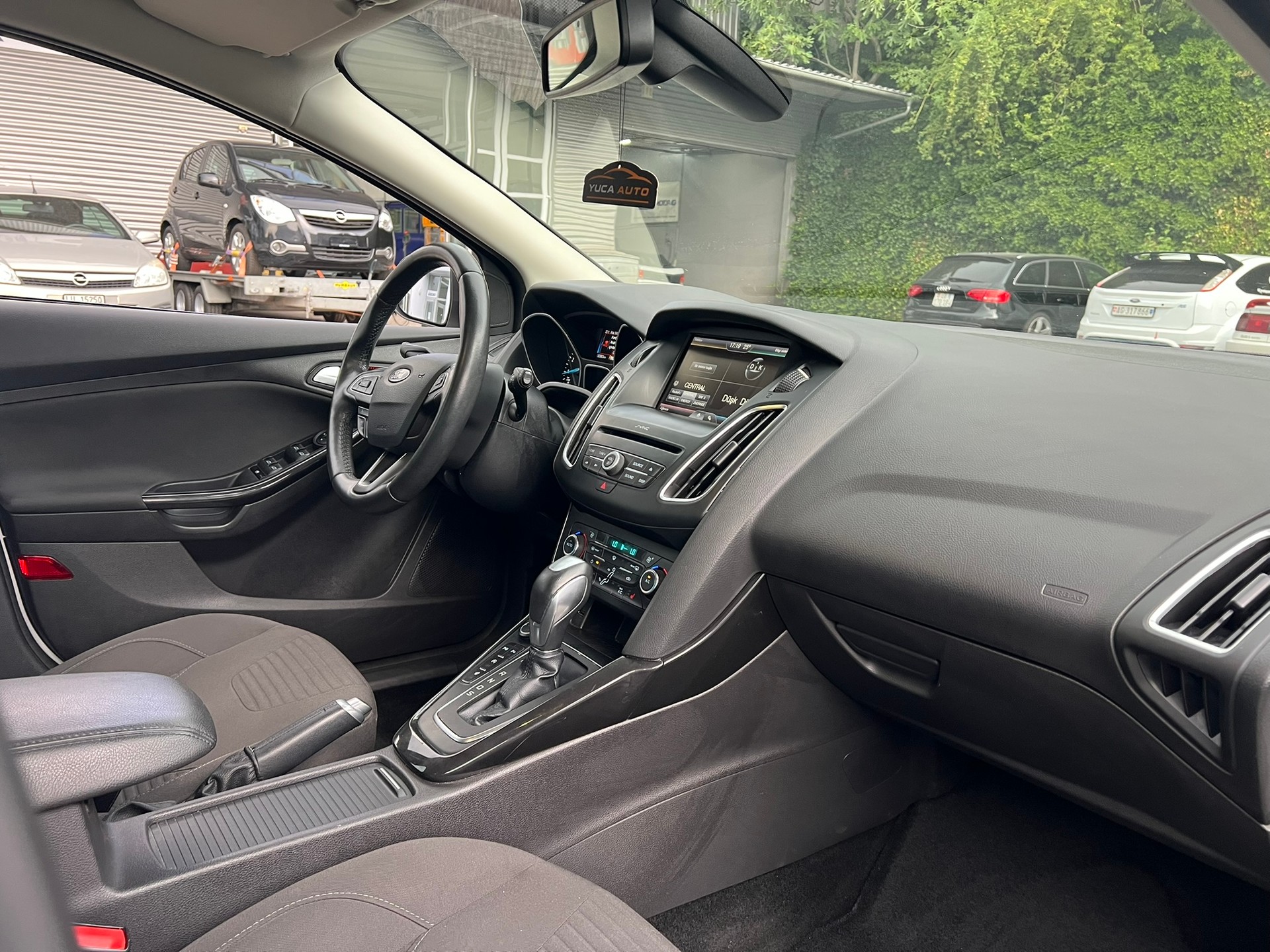 FORD Focus 1.5 SCTi Titanium Automatic-image-15