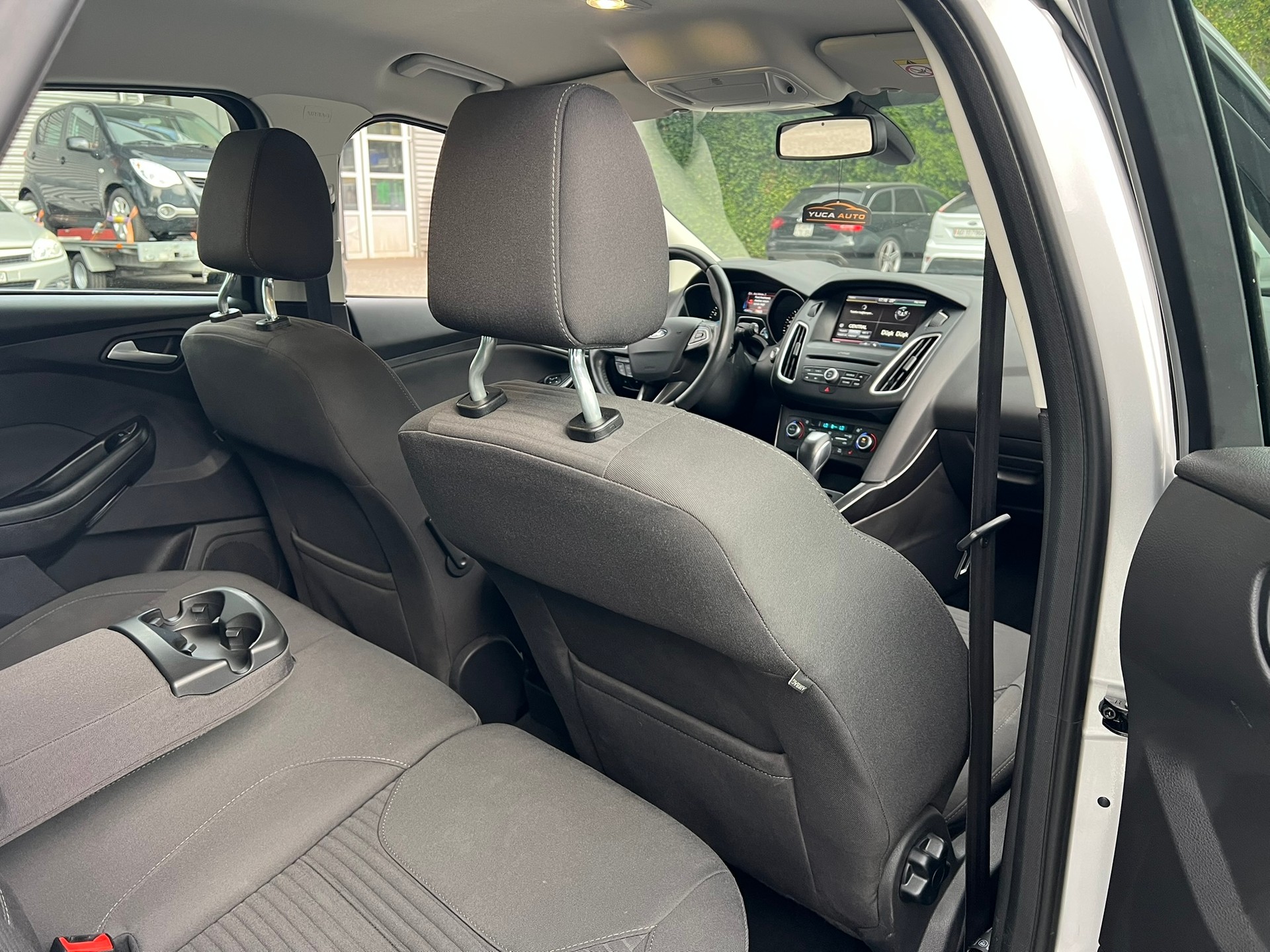 FORD Focus 1.5 SCTi Titanium Automatic-image-14