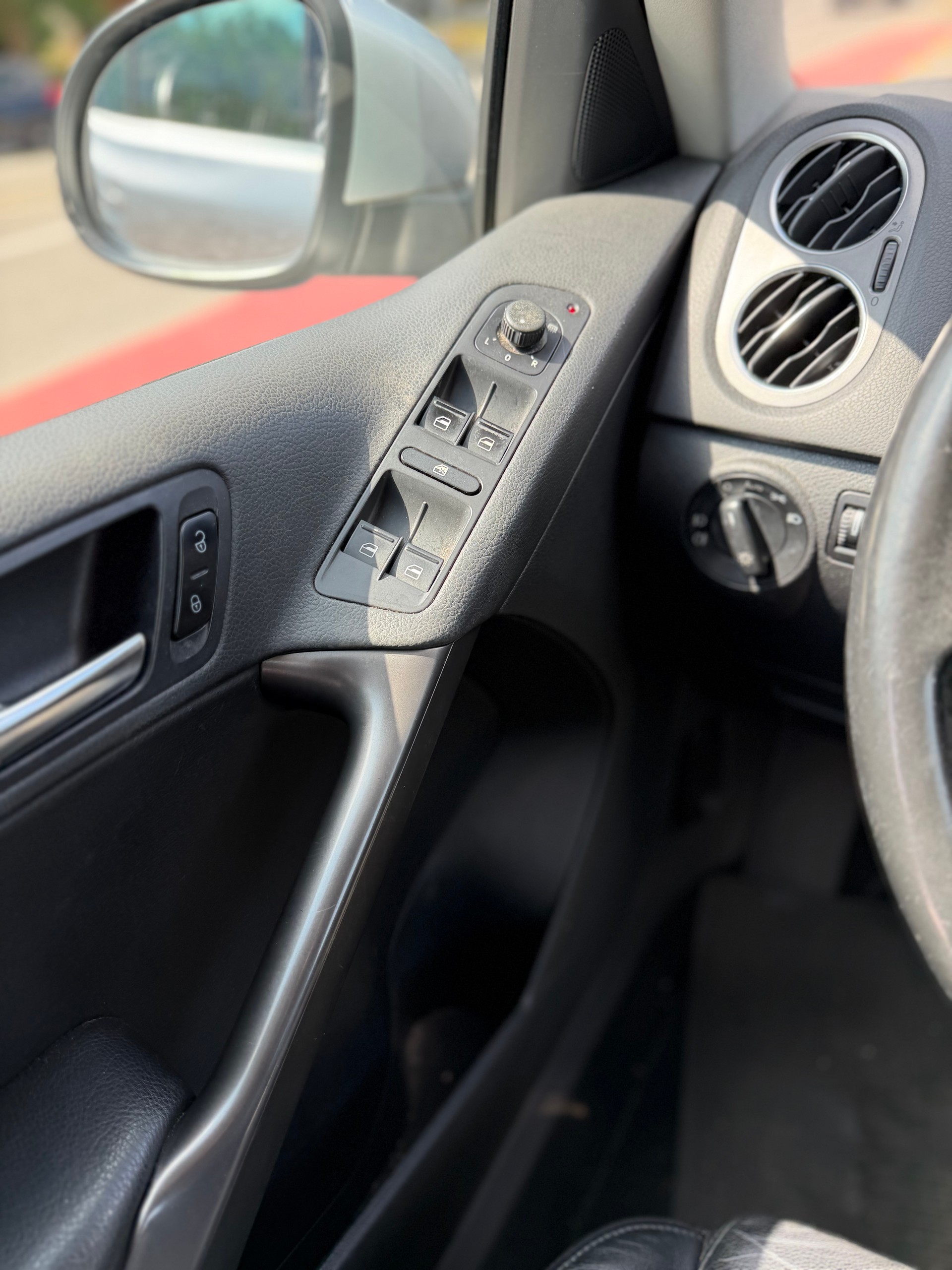 VW Tiguan 2.0 TDI Trend&Fun Tiptronic-image-11