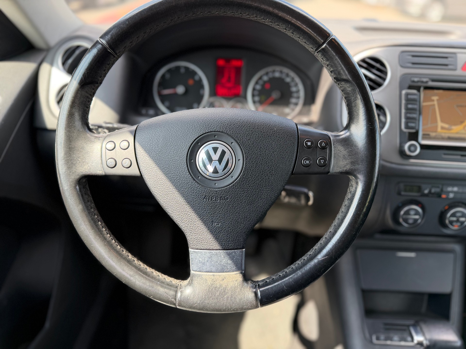 VW Tiguan 2.0 TDI Trend&Fun Tiptronic-image-10