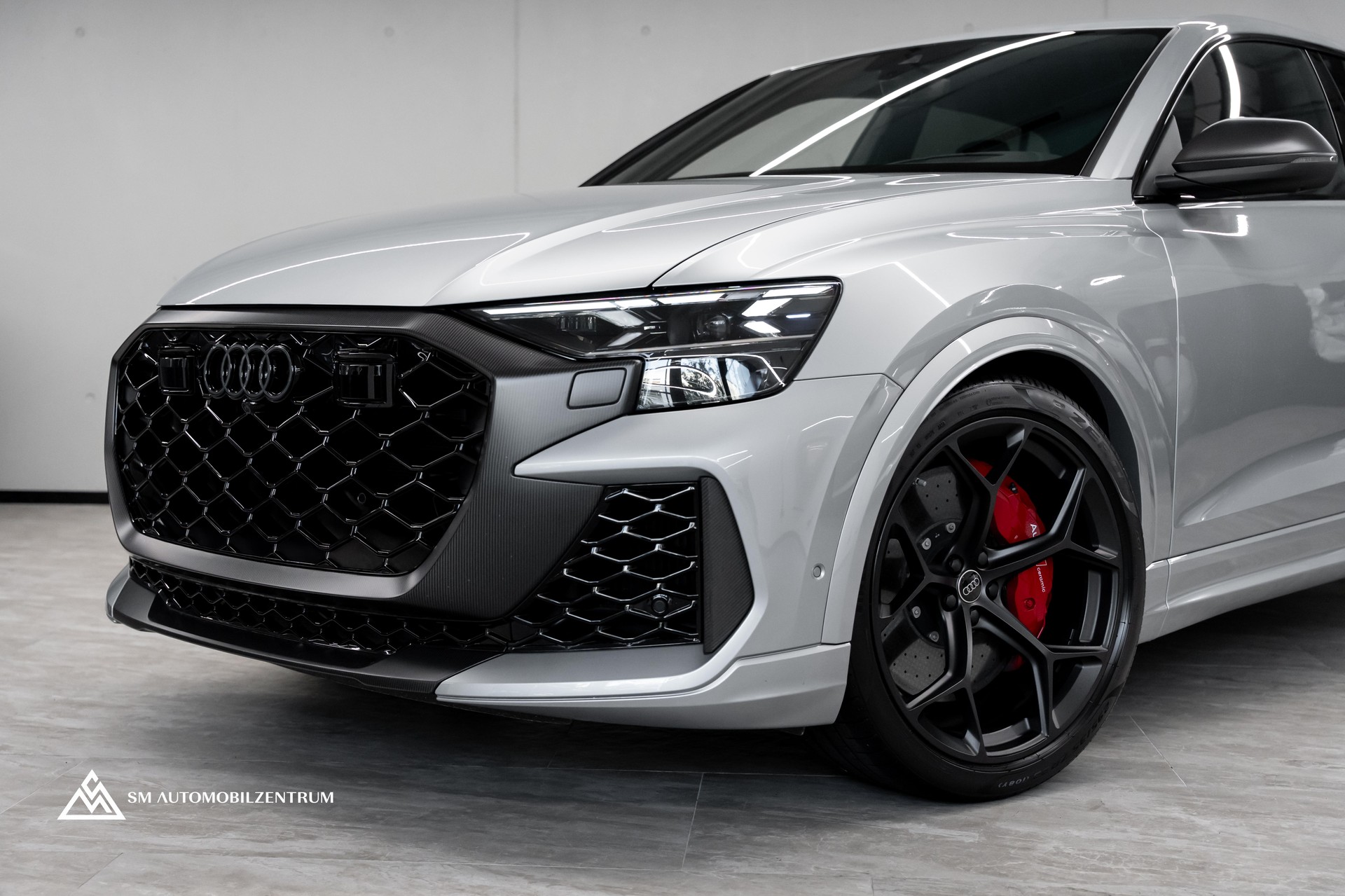 AUDI RS Q8 performance quattro / 305 Km/H / Carbon Exterieur / 360° / Sitzbelüftung / Massage / OLED-showroom-element-3
