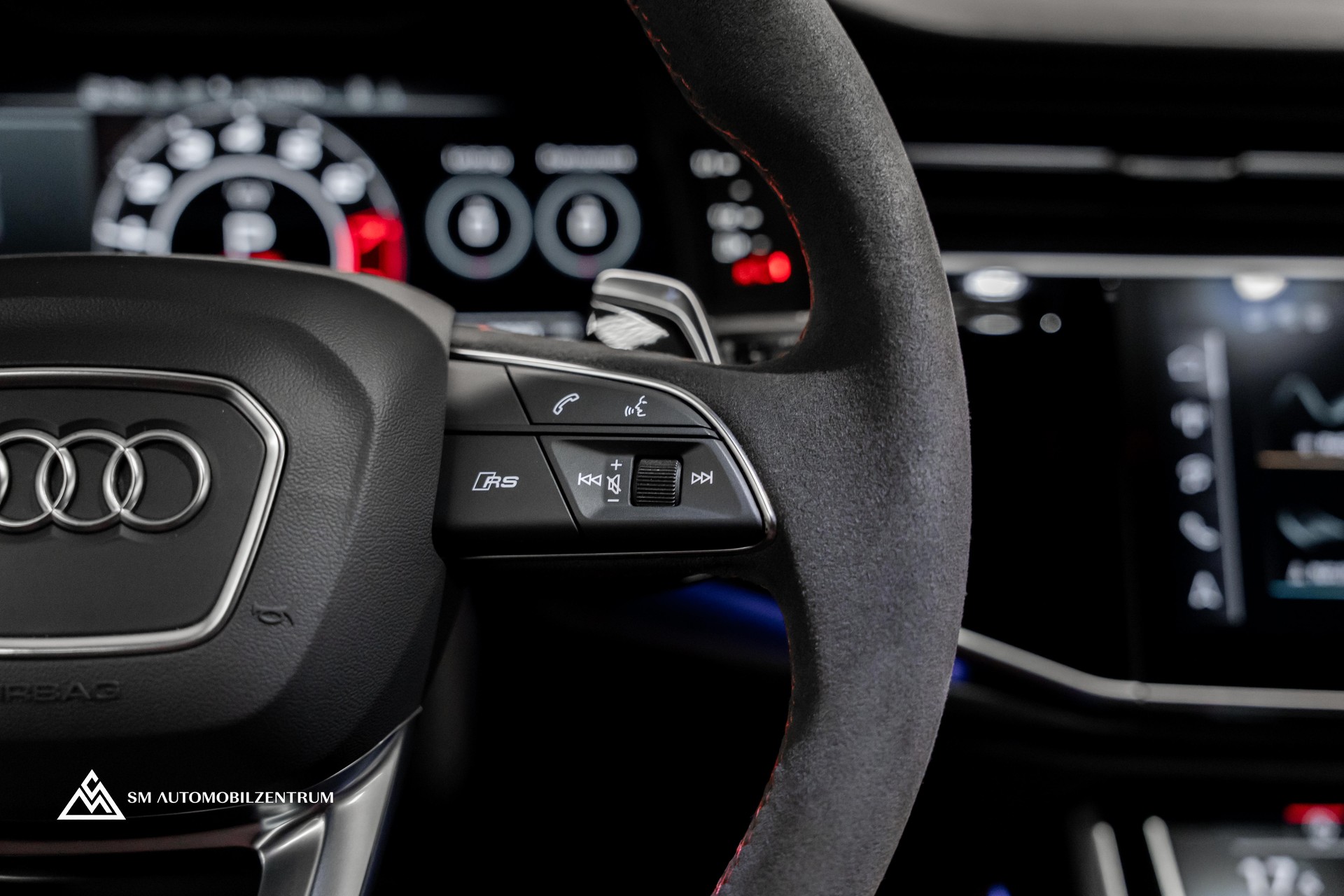 AUDI RS Q8 performance quattro / 305 Km/H / Carbon Exterieur / 360° / Sitzbelüftung / Massage / OLED-image-27