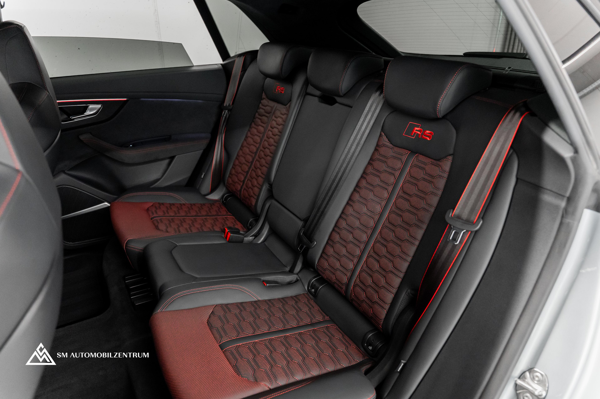 AUDI RS Q8 performance quattro / 305 Km/H / Carbon Exterieur / 360° / Sitzbelüftung / Massage / OLED-image-43