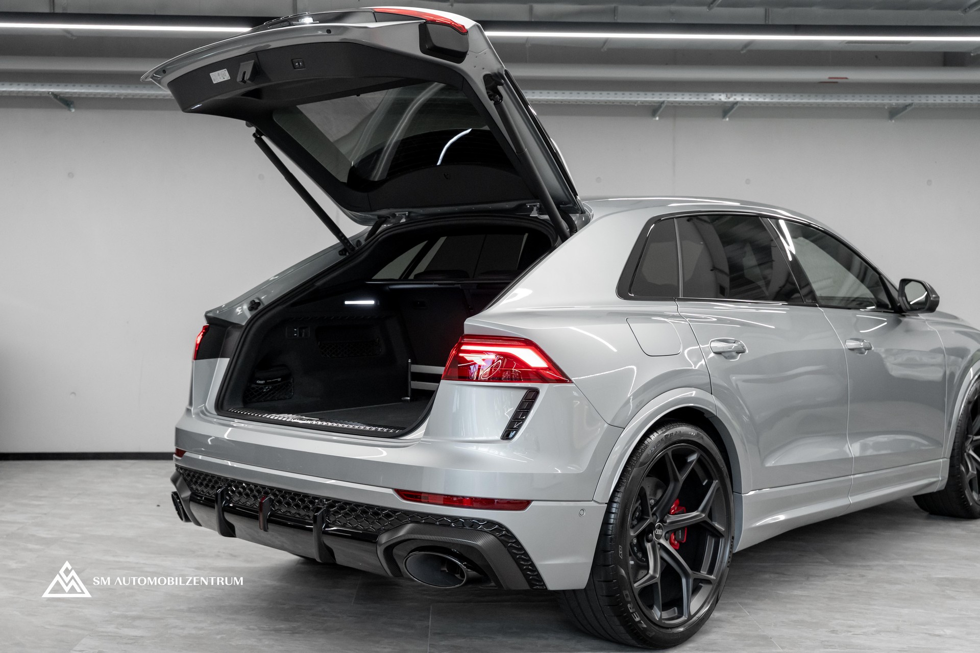 AUDI RS Q8 performance quattro / 305 Km/H / Carbon Exterieur / 360° / Sitzbelüftung / Massage / OLED-image-12