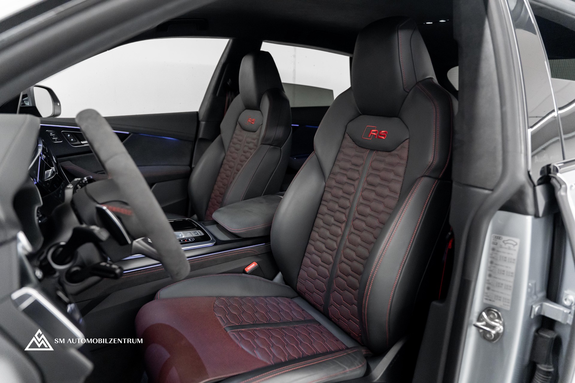 AUDI RS Q8 performance quattro / 305 Km/H / Carbon Exterieur / 360° / Sitzbelüftung / Massage / OLED-image-17