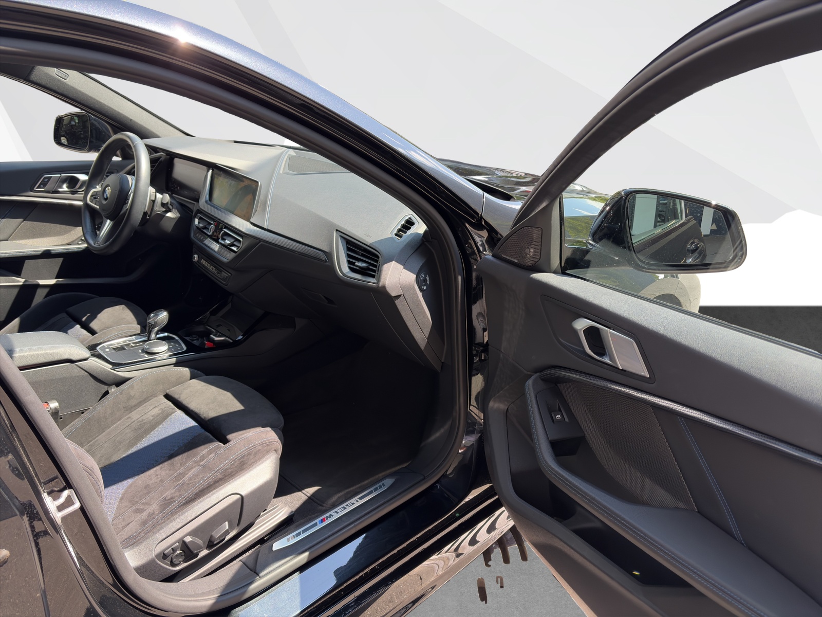 BMW M135i xDrive-image-16