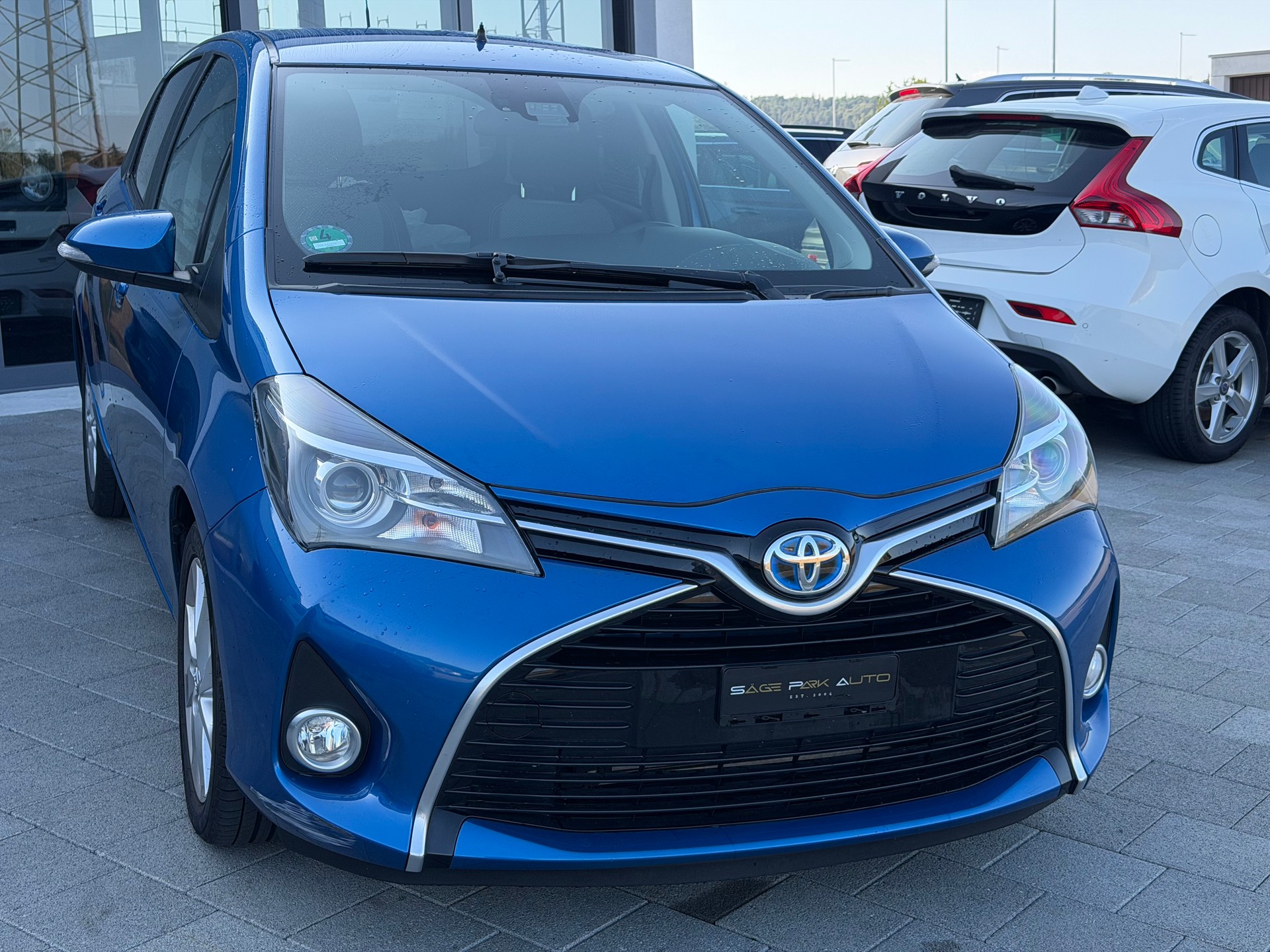 TOYOTA Yaris 1.5 VVT-i Hybrid Swiss Trend e-CVT-image-0