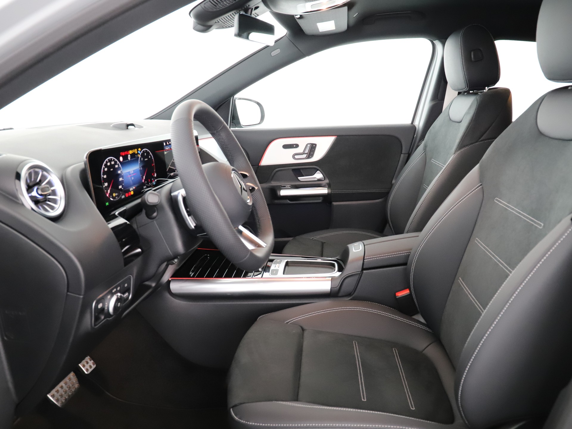 MERCEDES-BENZ GLA 220d 4M Swiss Star-image-9