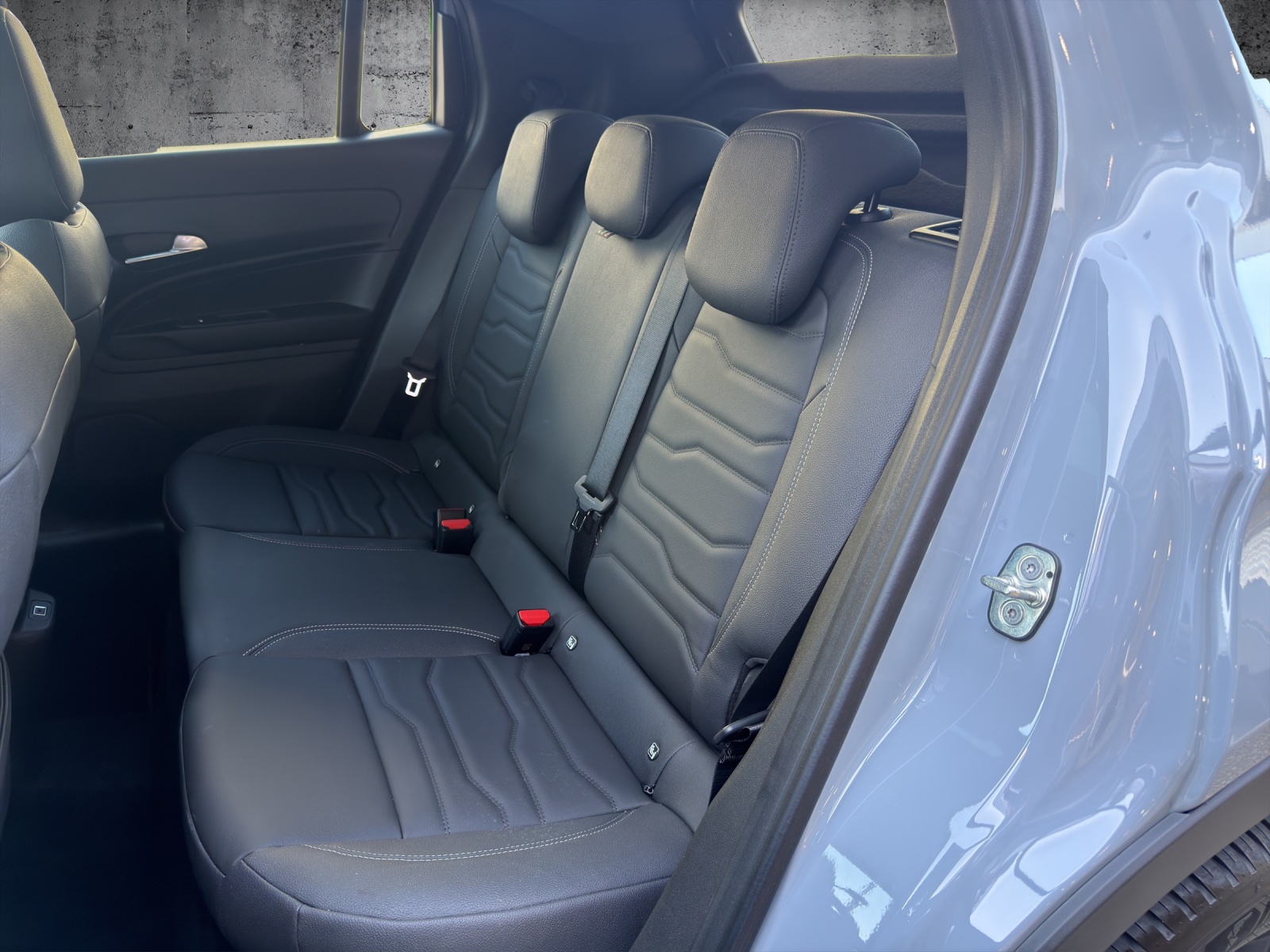 JEEP Avenger 1.2 MHEV Upland 4xe-image-9