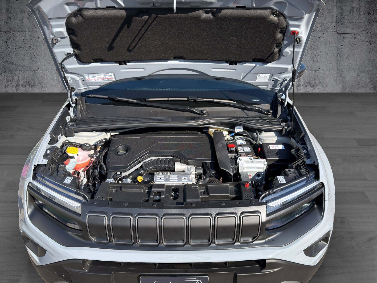 JEEP Avenger 1.2 MHEV Upland 4xe-image-5