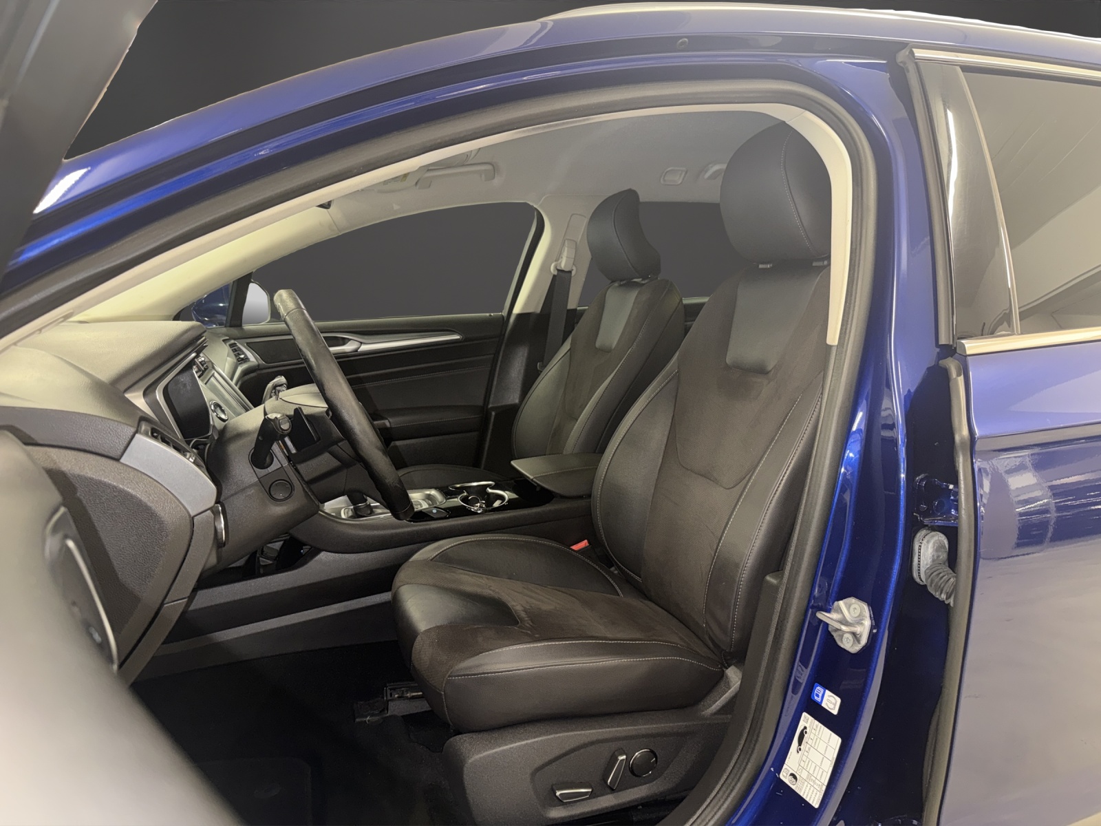 FORD Mondeo 2.0 TDCi Titanium AWD PowerShift-image-6