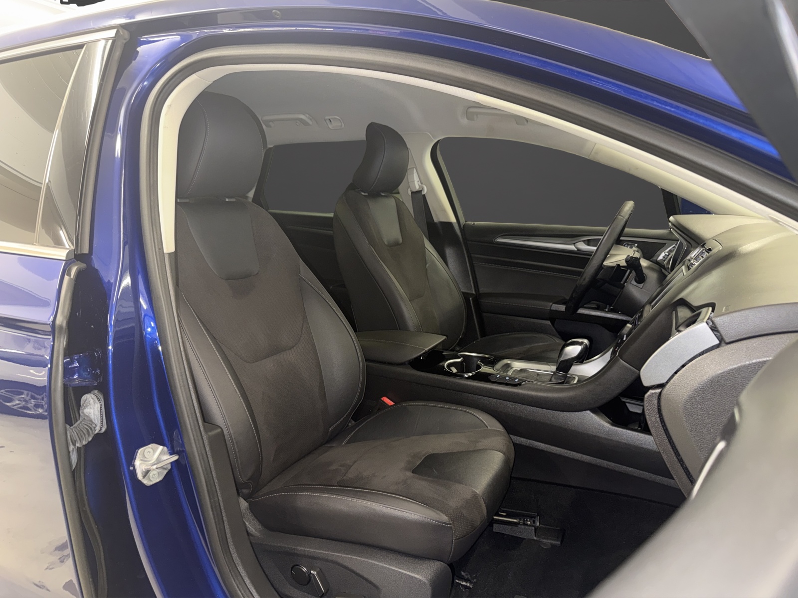 FORD Mondeo 2.0 TDCi Titanium AWD PowerShift-image-7