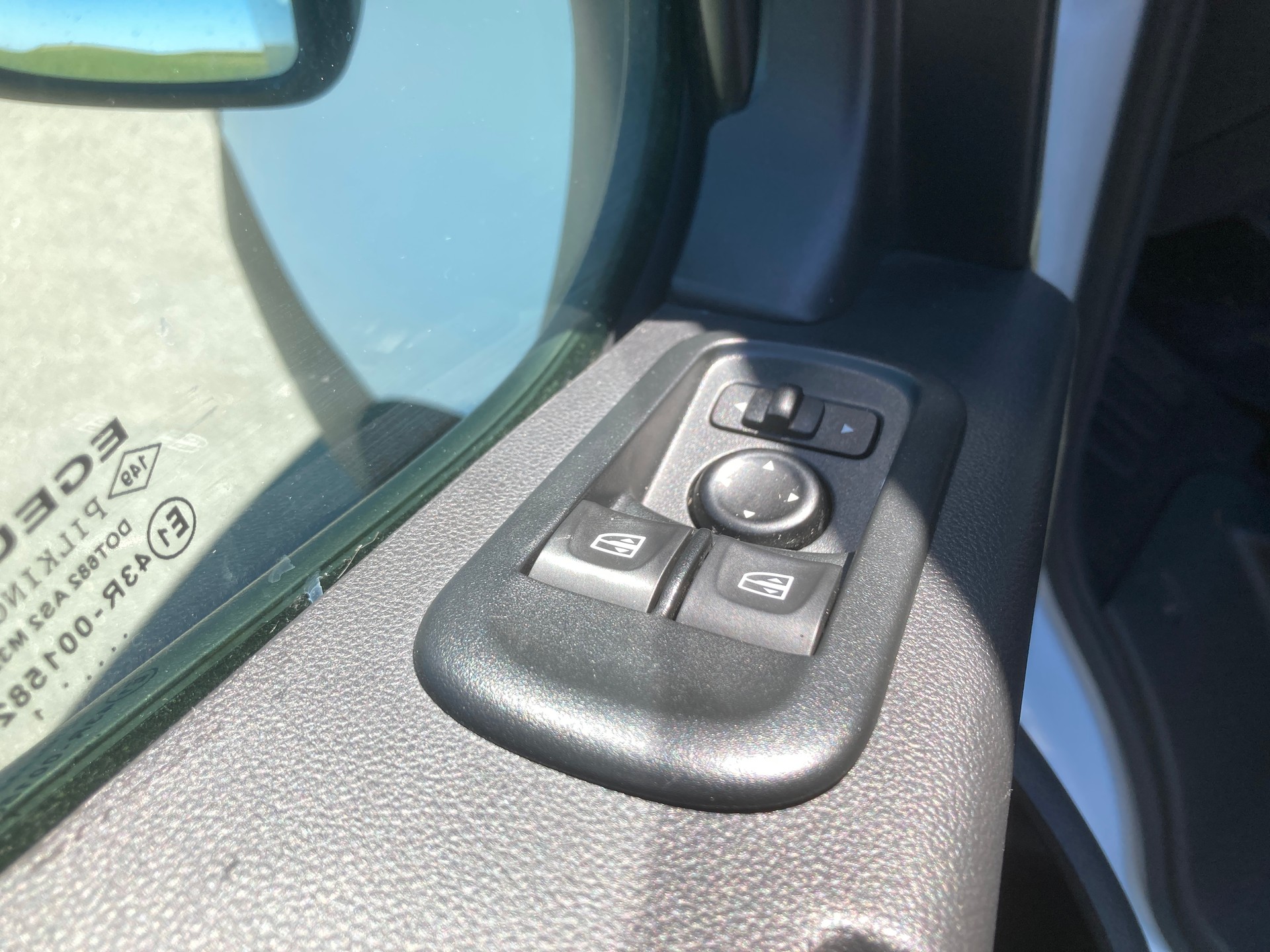 RENAULT Master T35 2.3dCi 135 L2H2 mit Anhängerkupplung-image-10