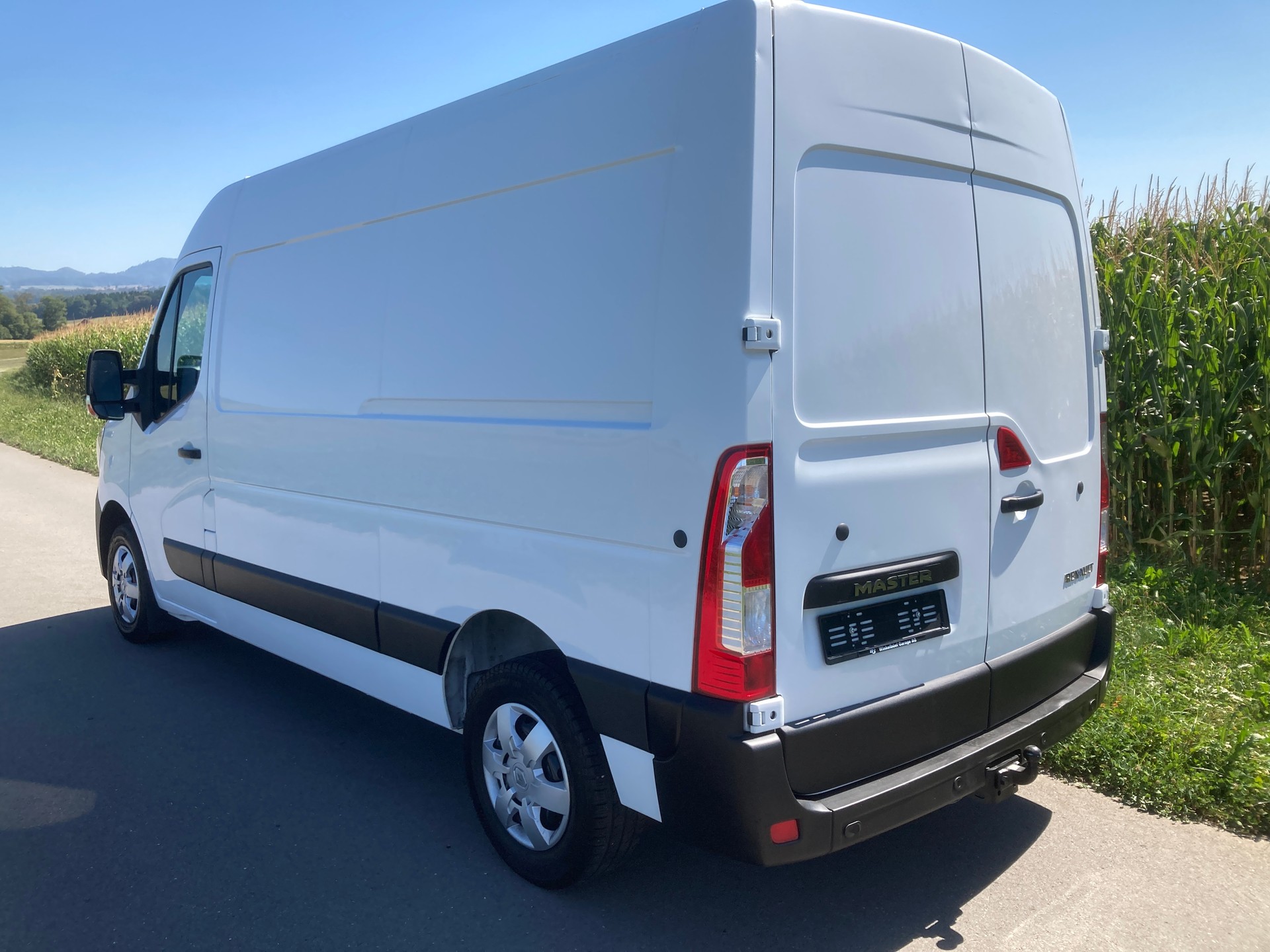 RENAULT Master T35 2.3dCi 135 L2H2 mit Anhängerkupplung-image-3