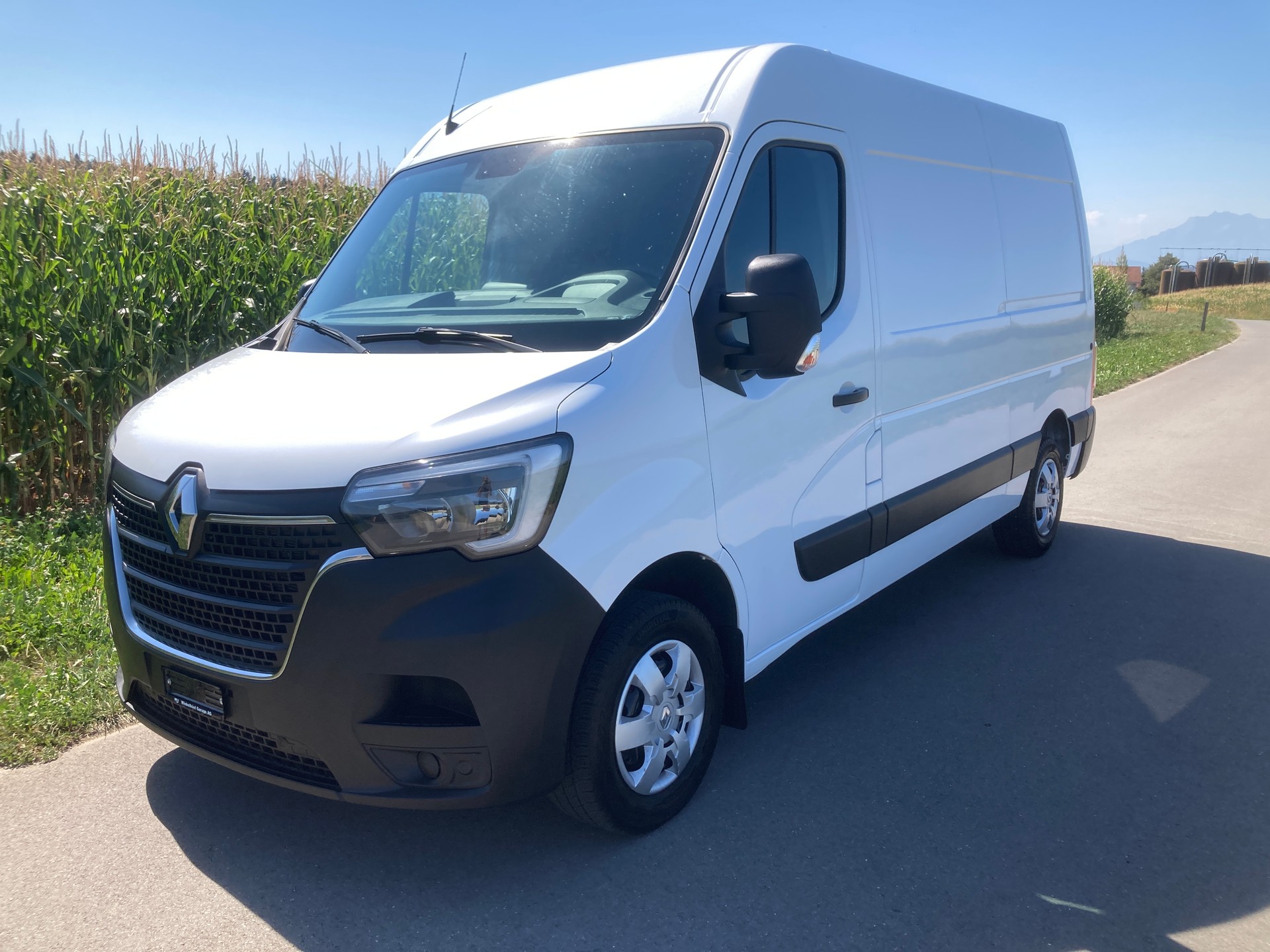 RENAULT Master T35 2.3dCi 135 L2H2 mit Anhängerkupplung