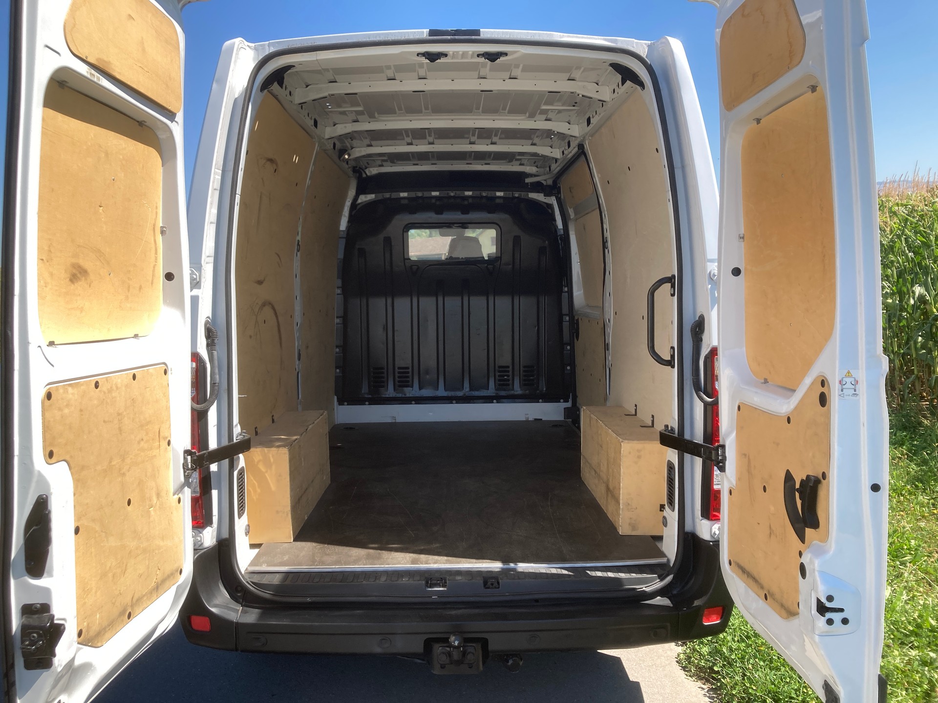 RENAULT Master T35 2.3dCi 135 L2H2 mit Anhängerkupplung-image-6
