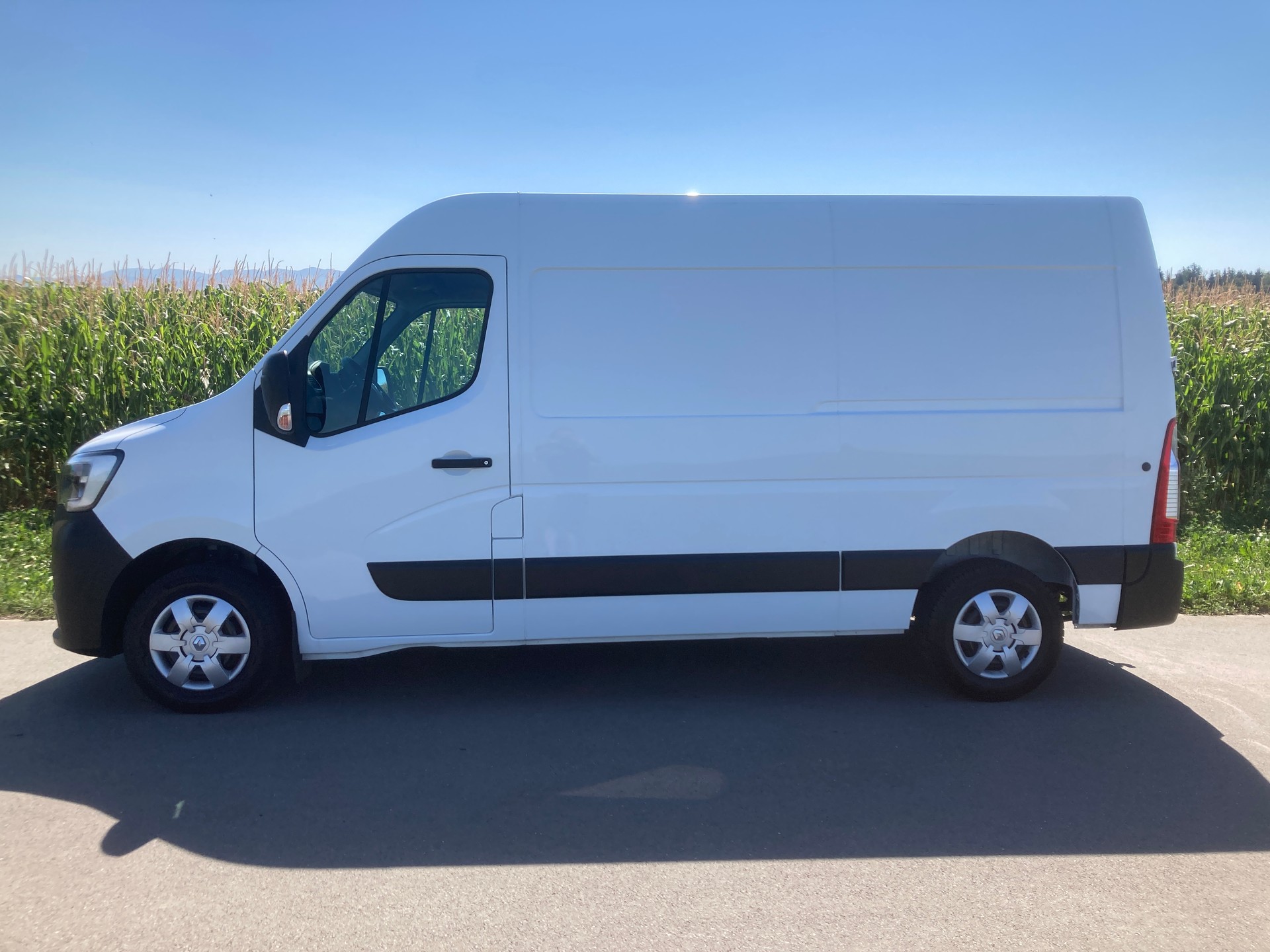 RENAULT Master T35 2.3dCi 135 L2H2 mit Anhängerkupplung-image-4