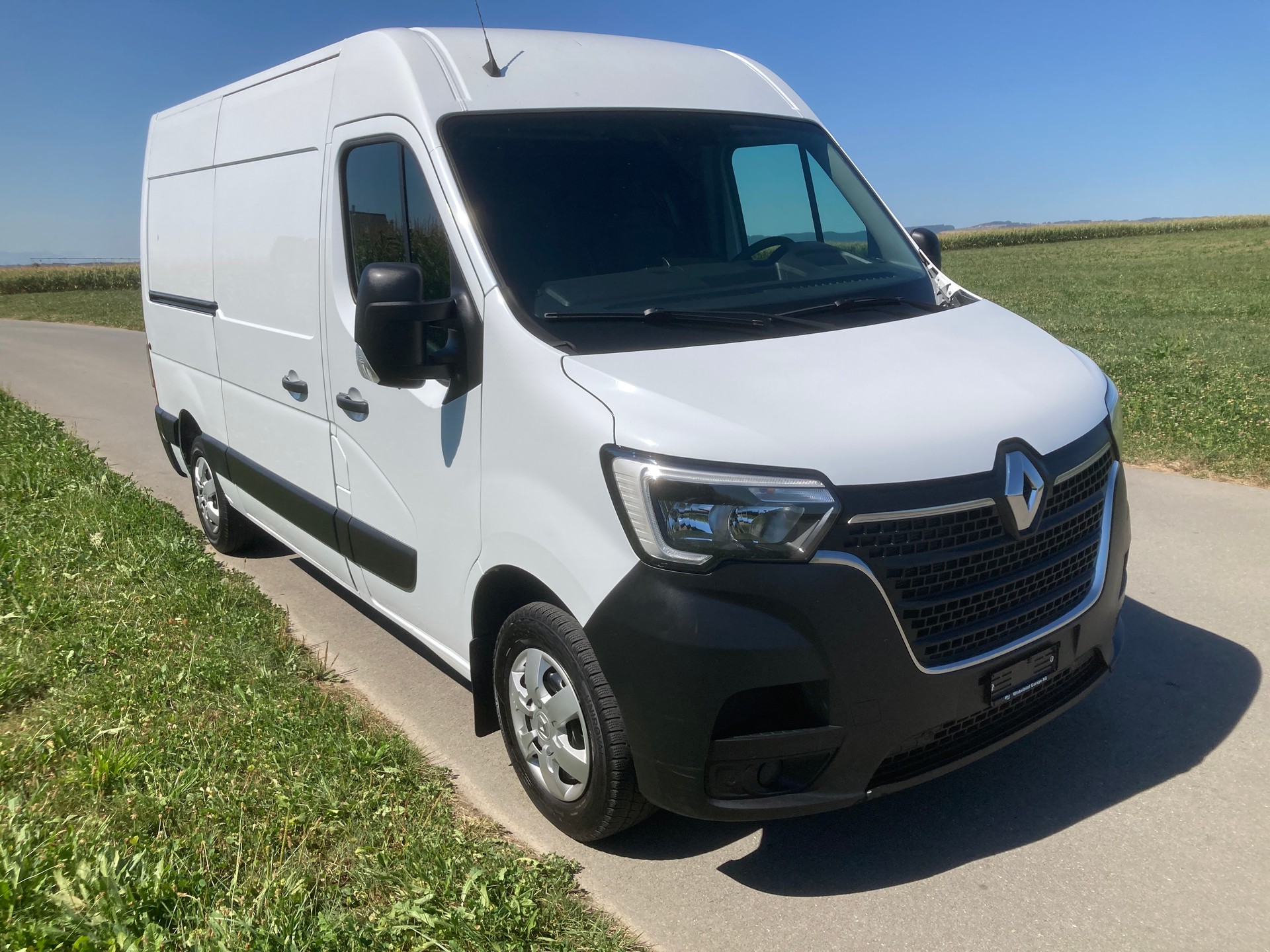 RENAULT Master T35 2.3dCi 135 L2H2 mit Anhängerkupplung-image-1