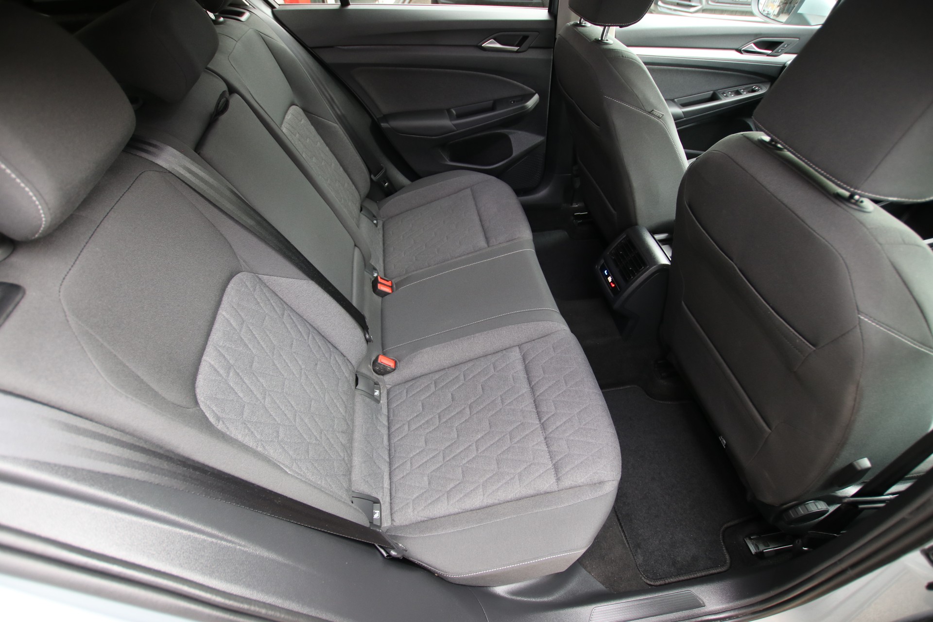 VW Golf 2.0 TDI Style DSG *Werksgarantie bis 06.2030*-image-13
