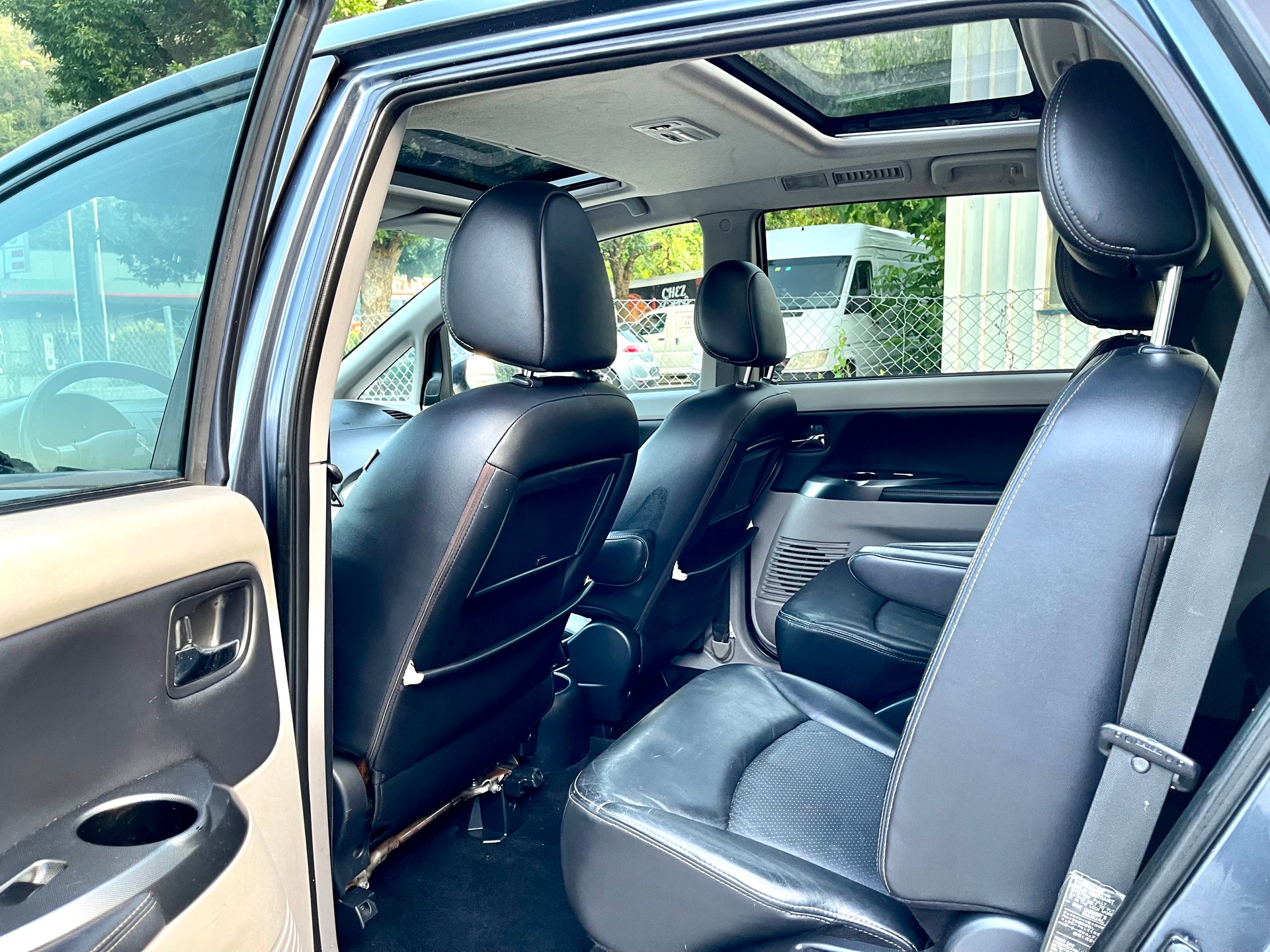 MITSUBISHI Grandis 2.4 16V Executive-image-22