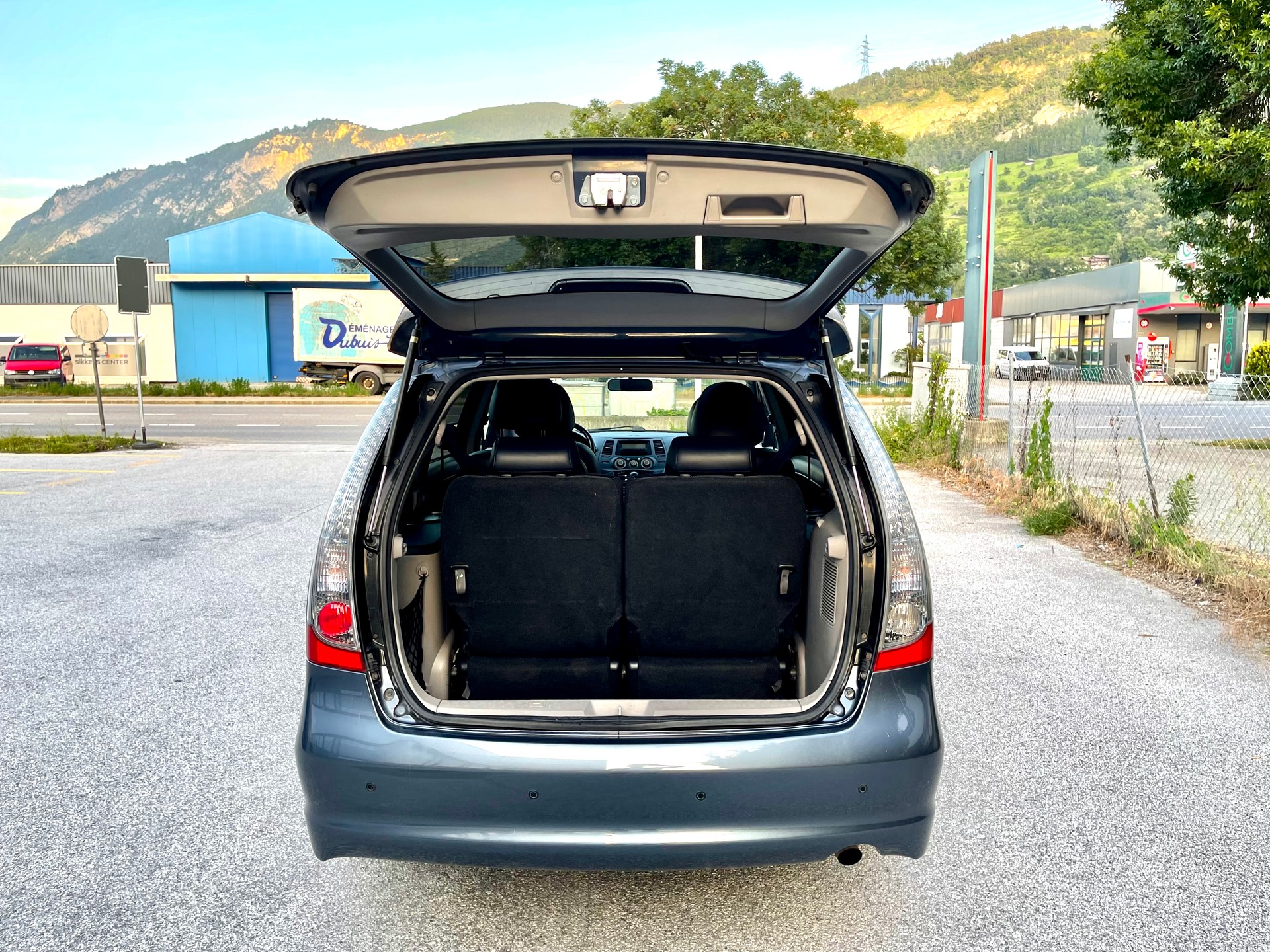MITSUBISHI Grandis 2.4 16V Executive-image-6
