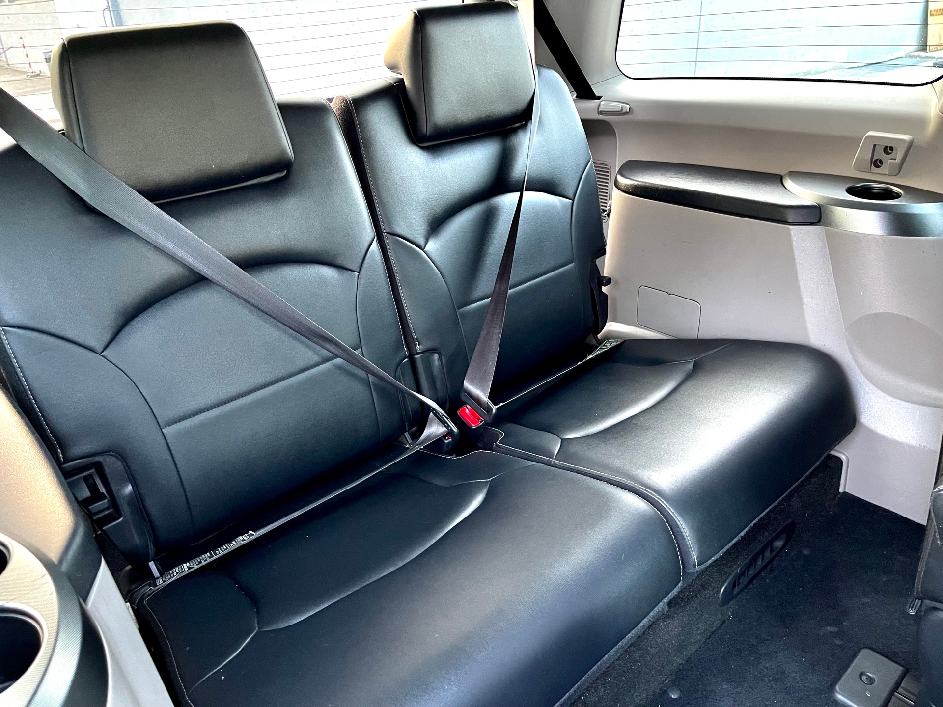 MITSUBISHI Grandis 2.4 16V Executive-image-17
